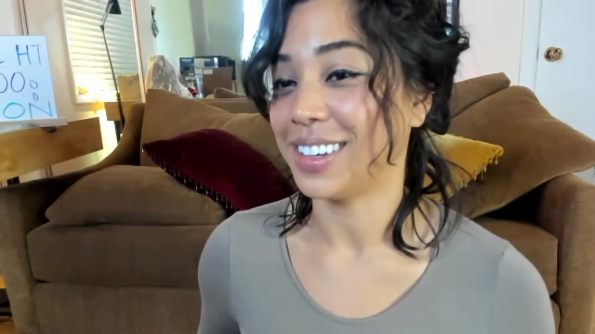 Gallery image thumbnail from KissingHigh's myfreecams stream on, 04/23/2023, 04:48 image 18 of 20
