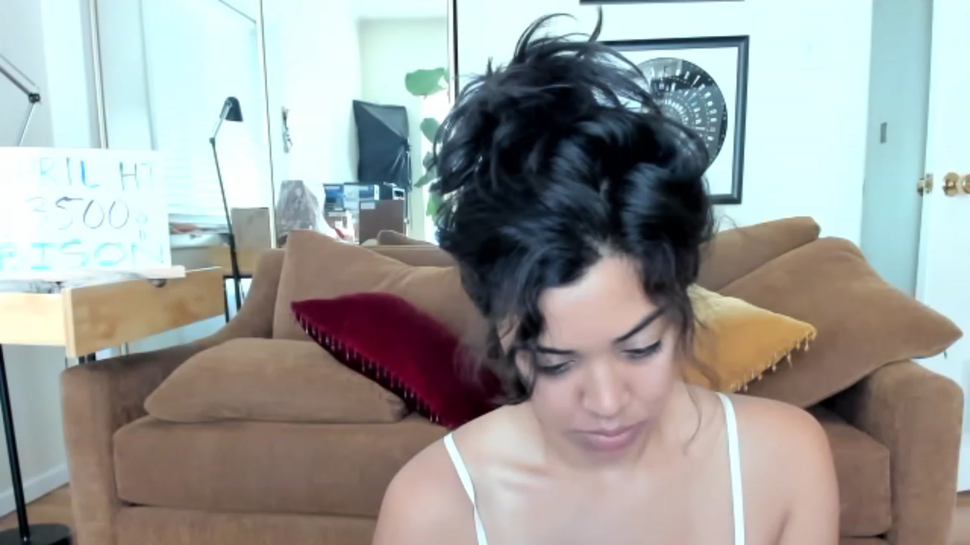 Gallery image thumbnail from KissingHigh's myfreecams stream on, 04/23/2023, 17:44 image 1 of 20
