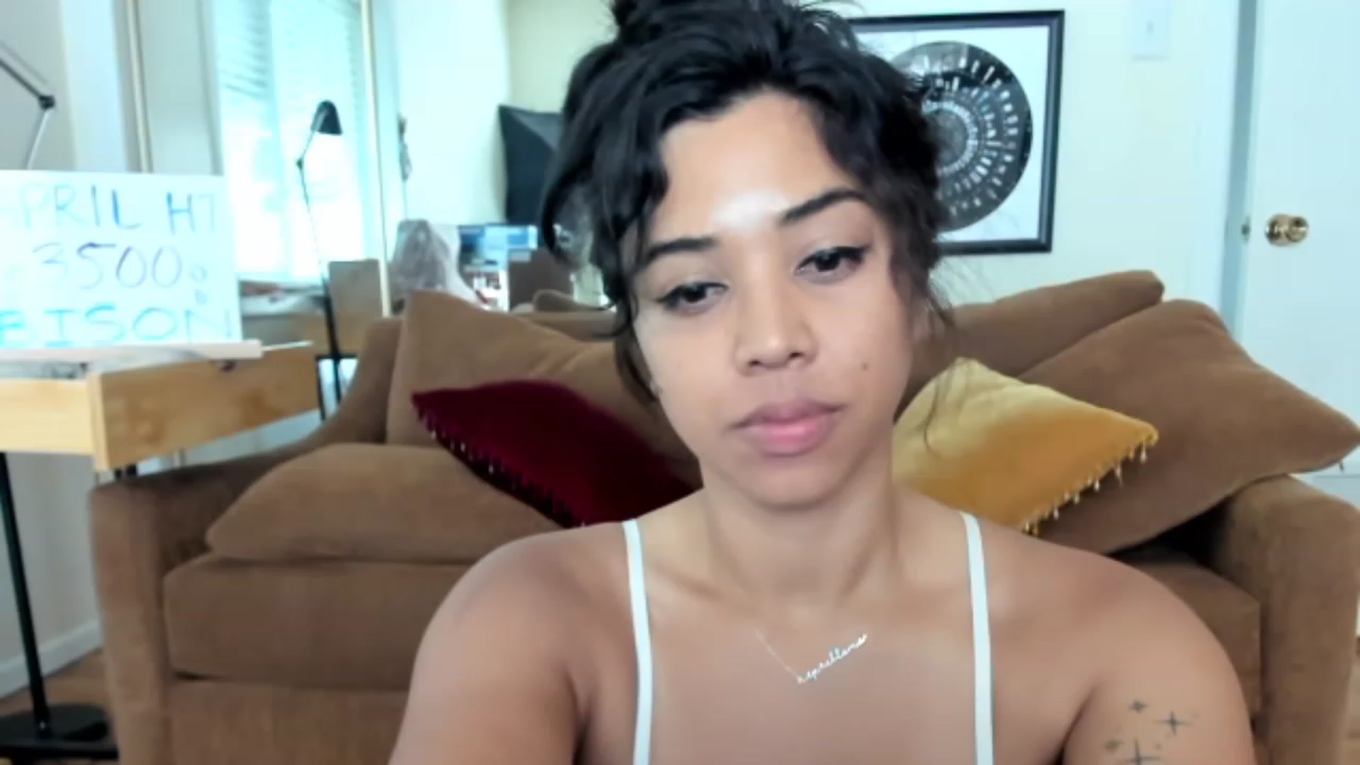 Gallery image thumbnail from KissingHigh's myfreecams stream on, 04/23/2023, 17:44 image 2 of 20