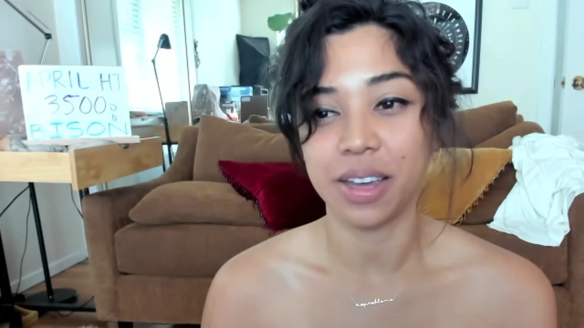 Gallery image thumbnail from KissingHigh's myfreecams stream on, 04/23/2023, 17:44 image 15 of 20