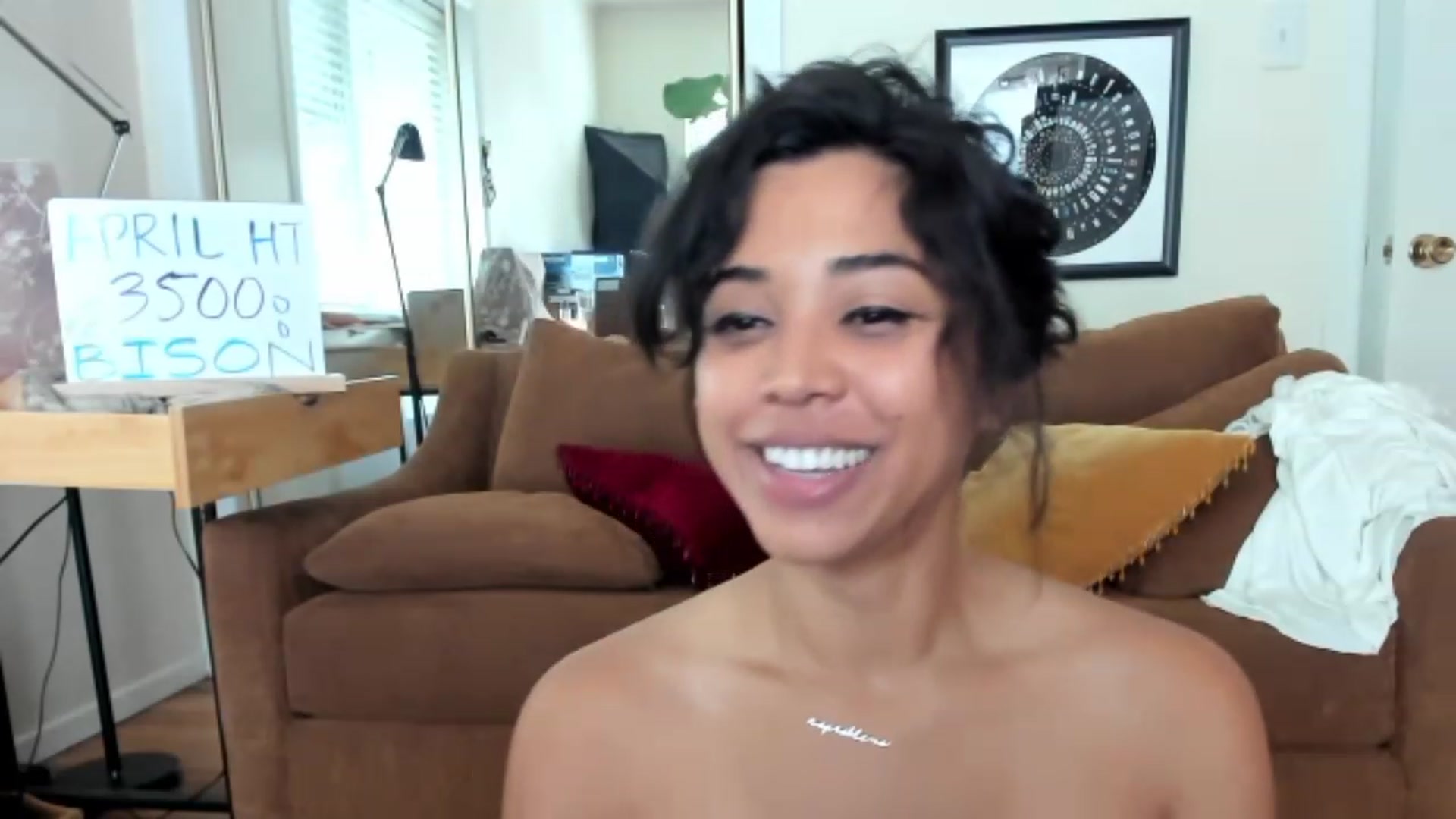 Gallery image thumbnail from KissingHigh's myfreecams stream on, 04/23/2023, 17:44 image 17 of 20