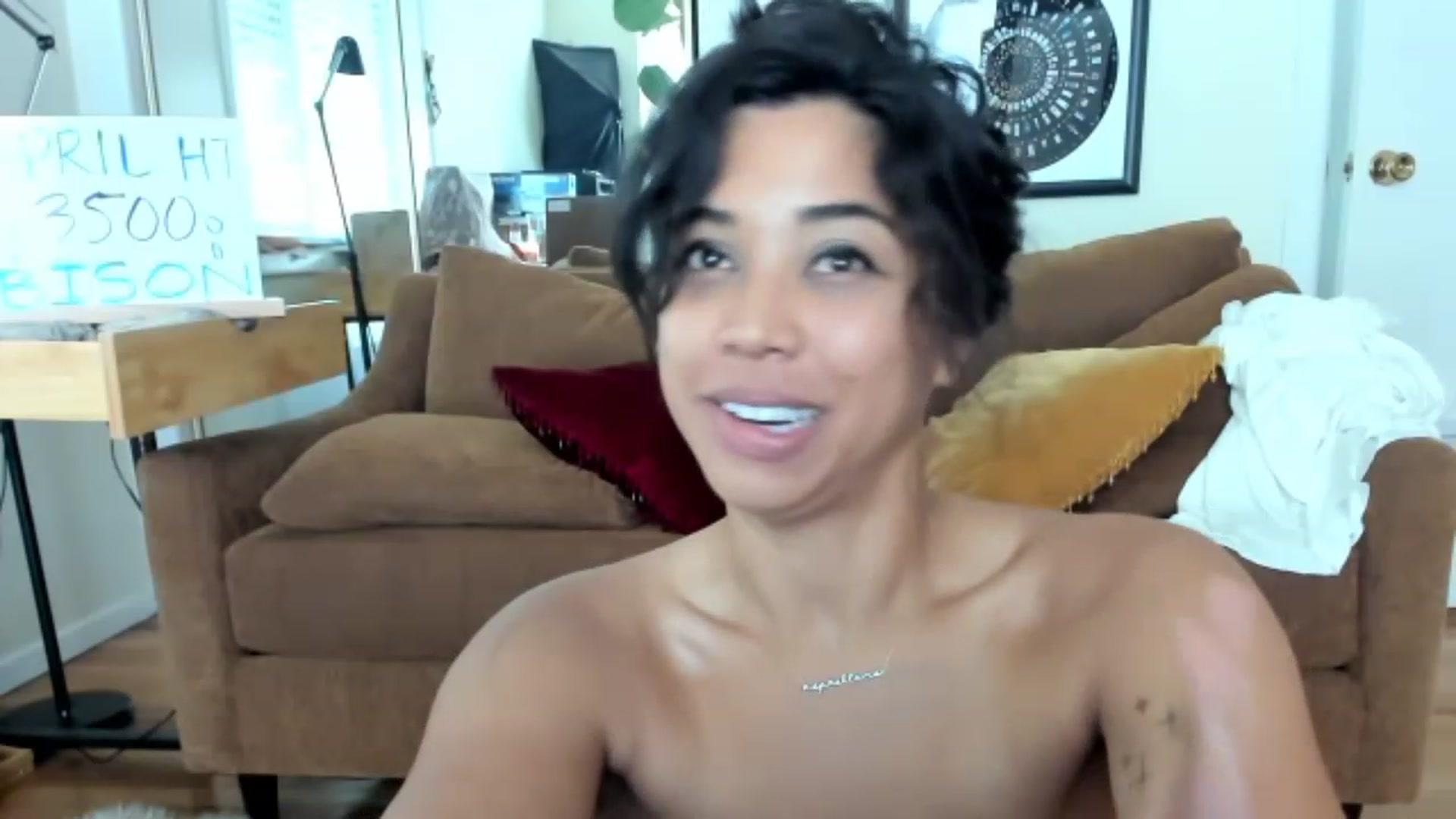 Gallery image thumbnail from KissingHigh's myfreecams stream on, 04/23/2023, 17:44 image 9 of 20