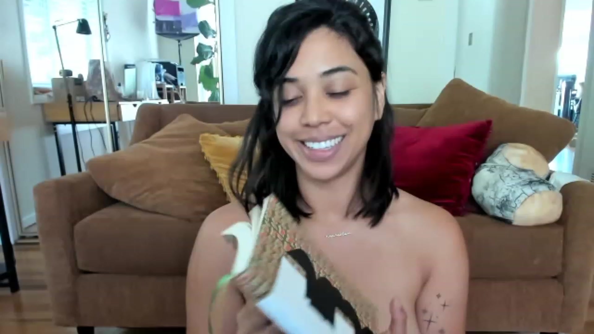 Gallery image thumbnail from KissingHigh's myfreecams stream on, 04/30/2023, 18:11 image 16 of 20