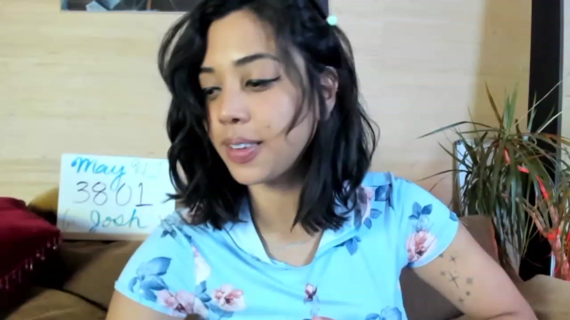 Gallery image thumbnail from KissingHigh's myfreecams stream on, 05/07/2023, 03:52 image 1 of 20