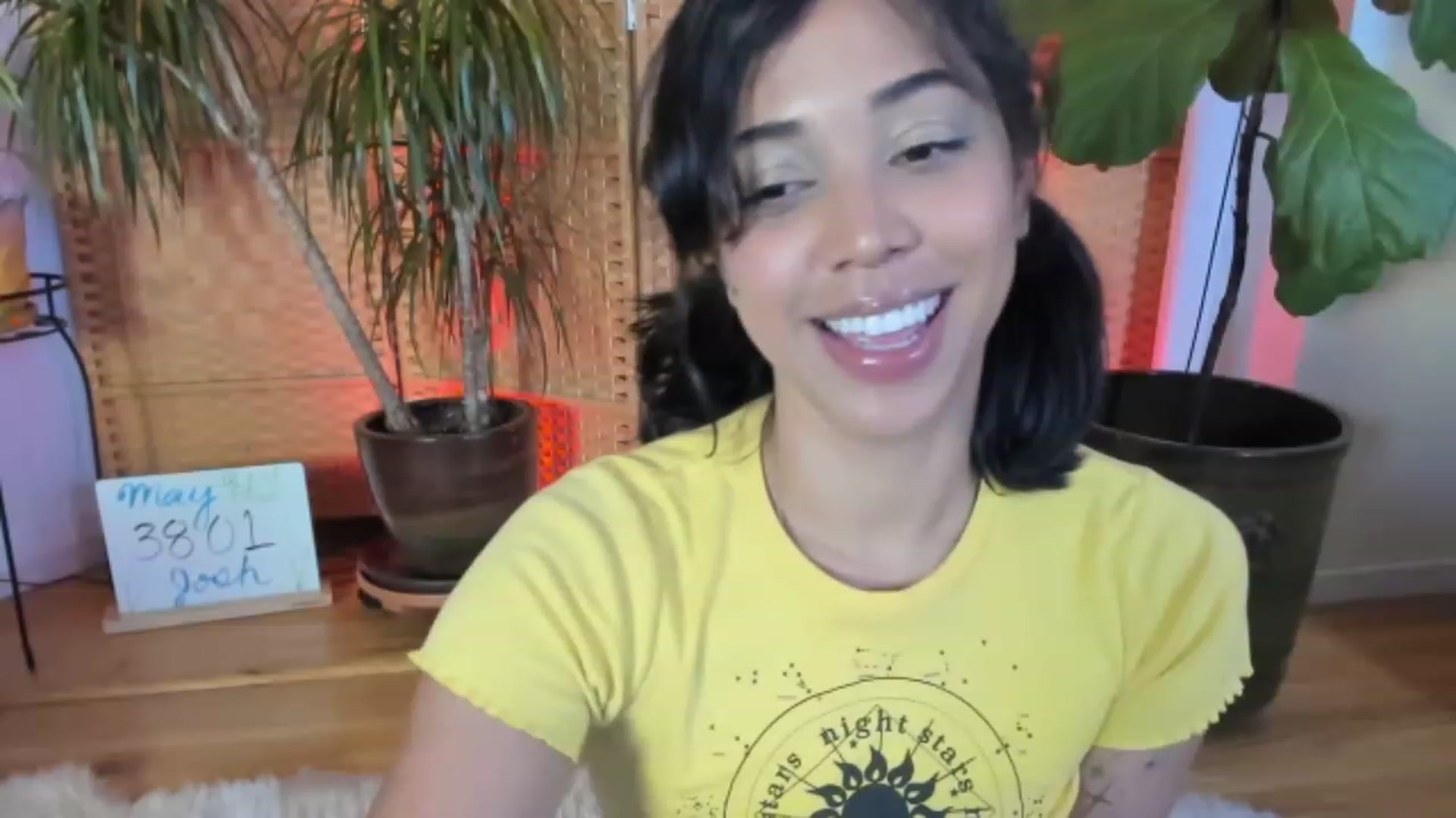 Gallery image thumbnail from KissingHigh's myfreecams stream on, 05/12/2023, 04:06 image 8 of 20