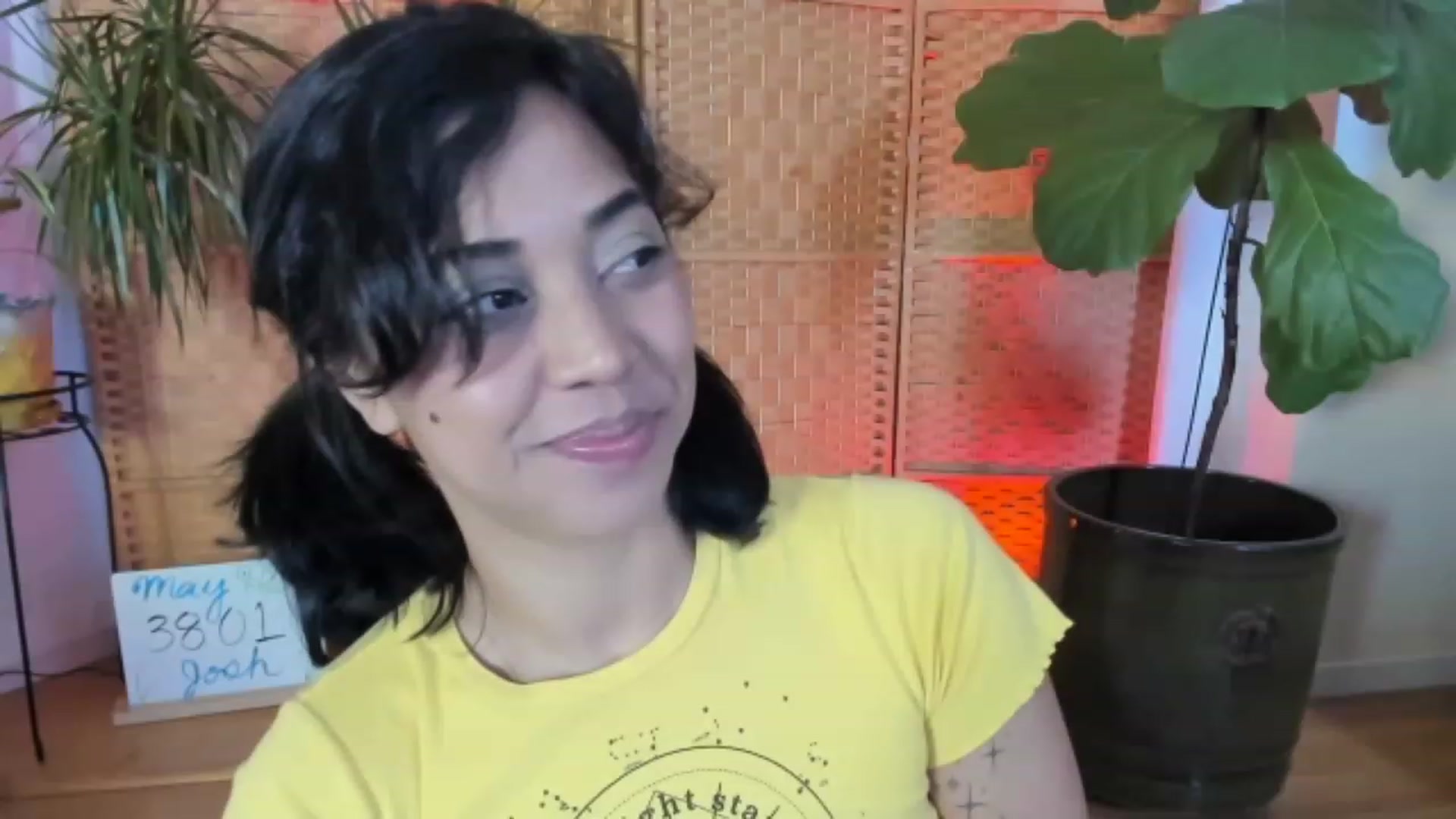 Gallery image thumbnail from KissingHigh's myfreecams stream on, 05/12/2023, 04:06 image 5 of 20