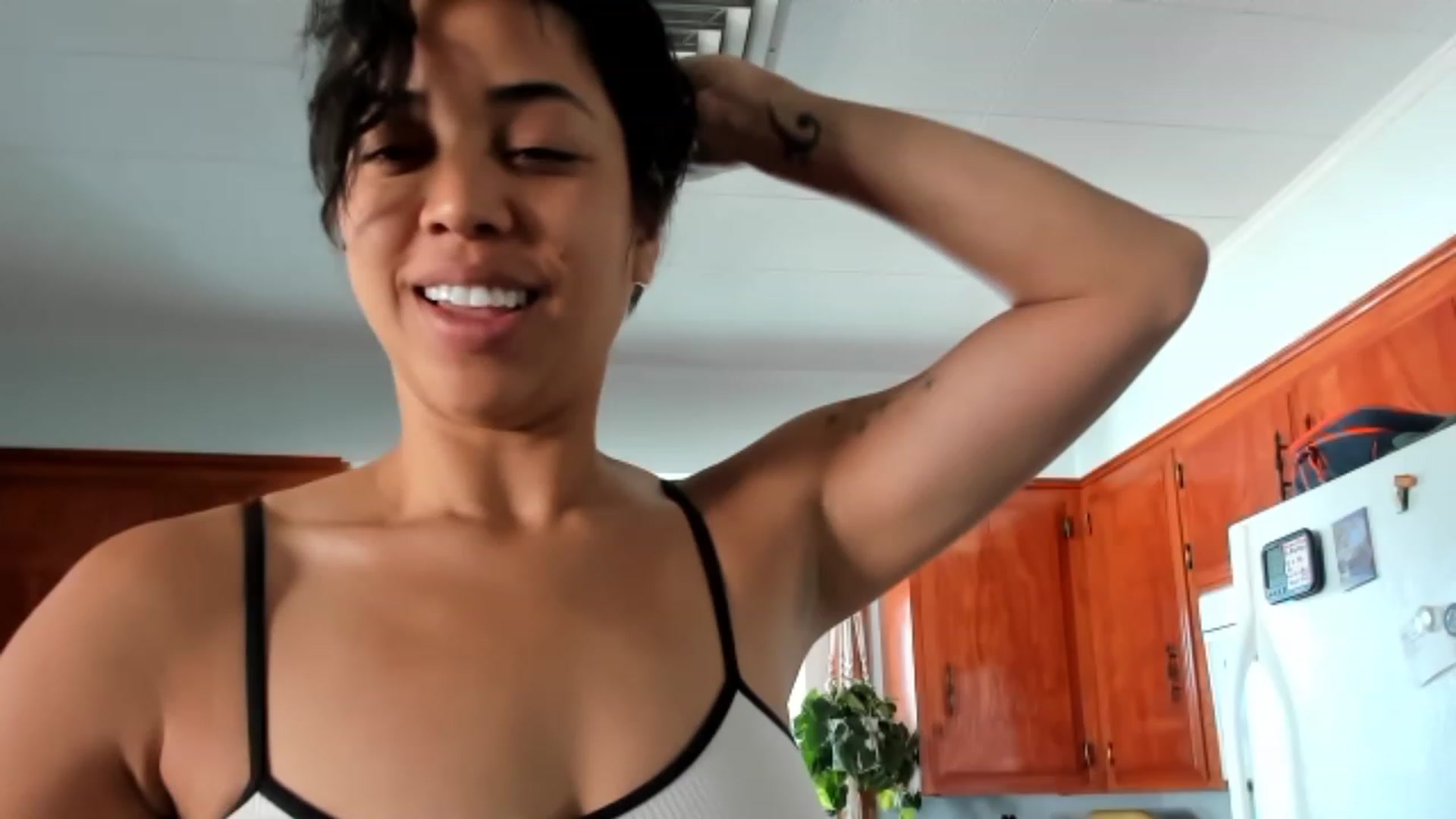 Gallery image thumbnail from KissingHigh's myfreecams stream on, 05/14/2023, 16:47 image 1 of 20