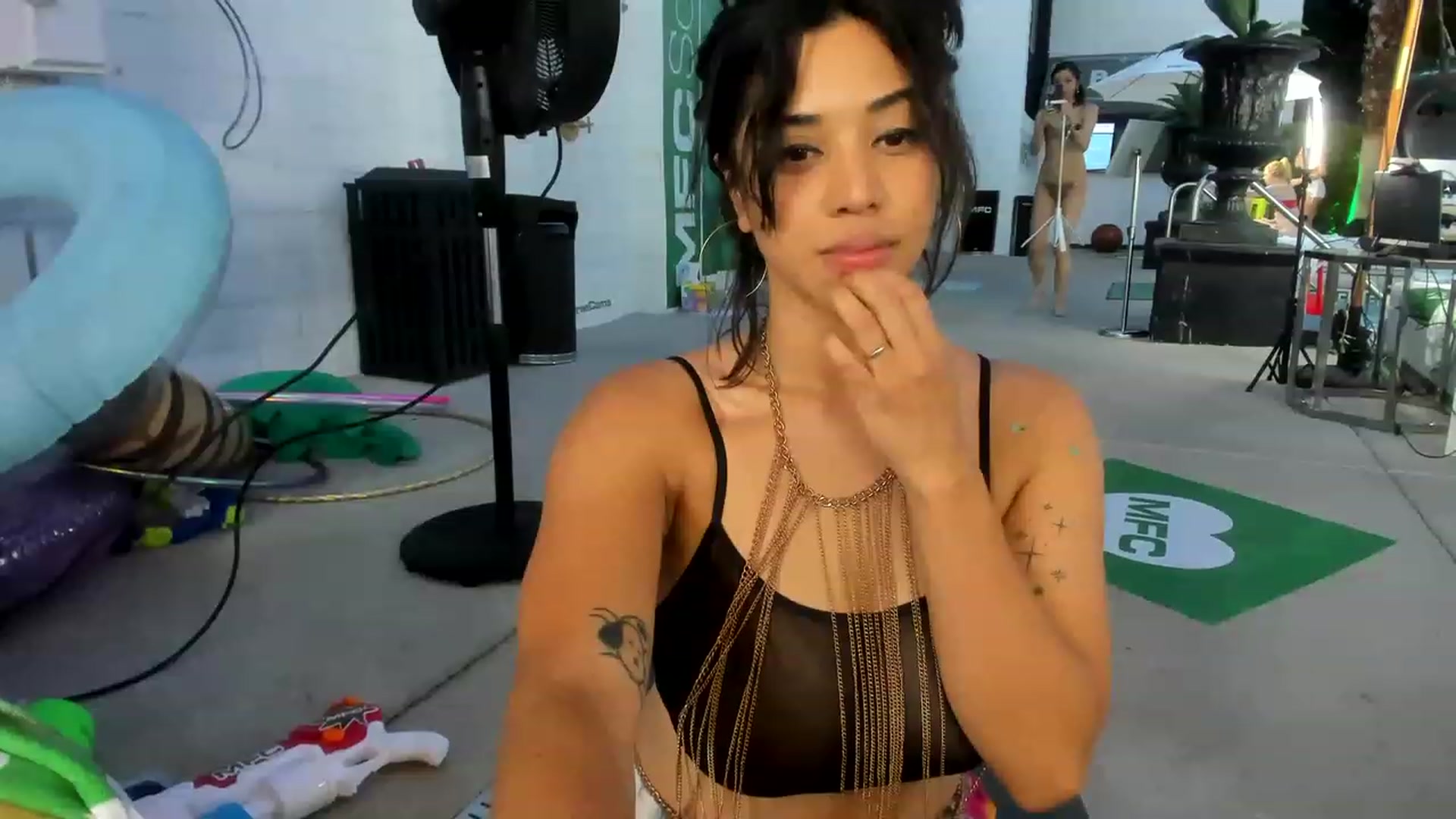 Gallery image thumbnail from KissingHigh's myfreecams stream on, 05/24/2023, 03:04 image 5 of 20