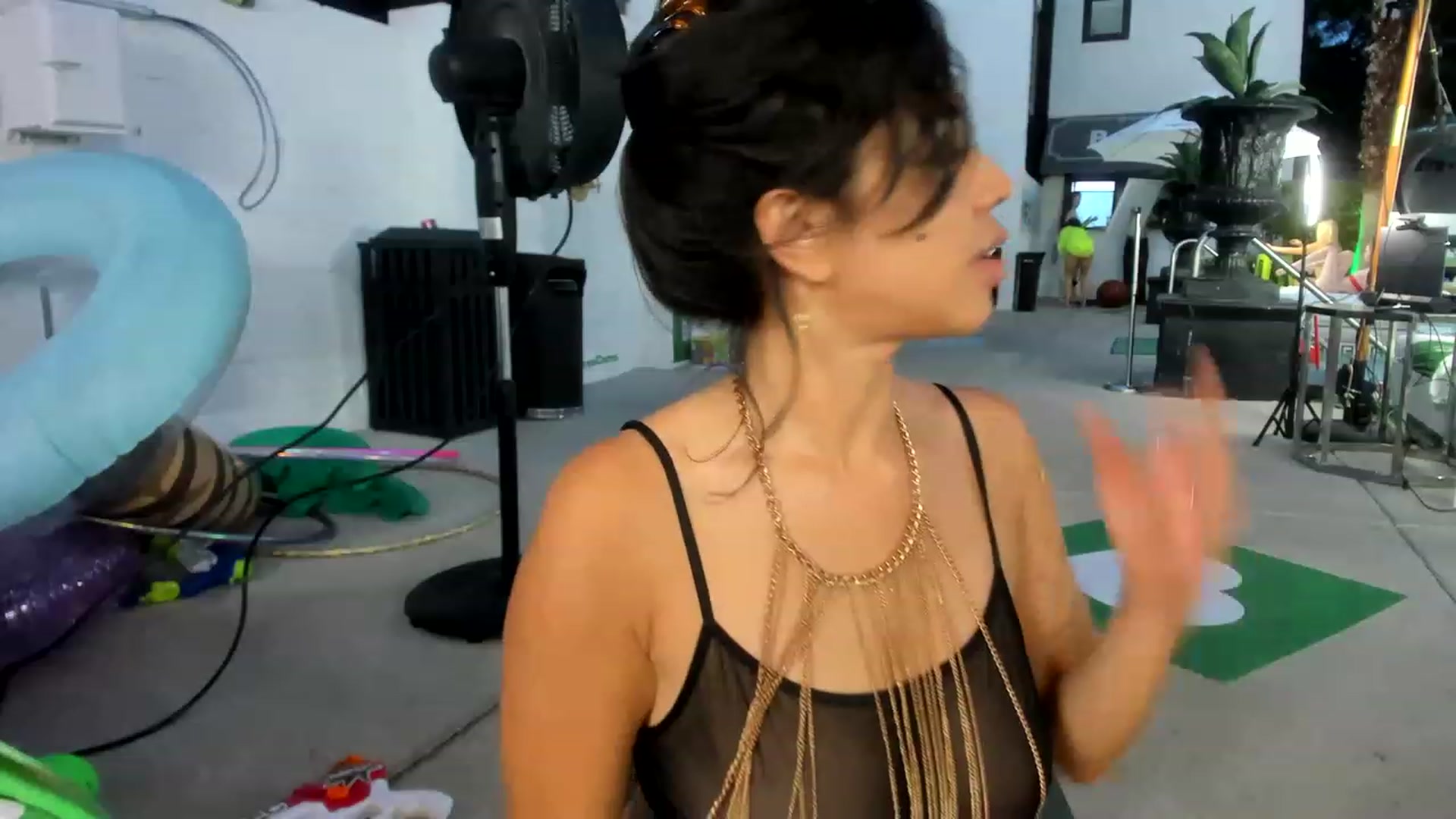 Gallery image thumbnail from KissingHigh's myfreecams stream on, 05/24/2023, 03:04 image 10 of 20