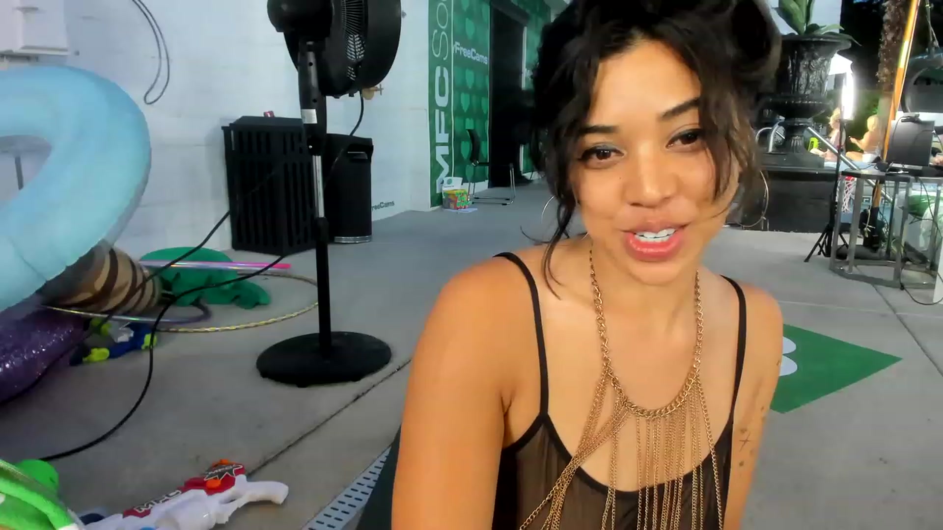 Gallery image thumbnail from KissingHigh's myfreecams stream on, 05/24/2023, 03:04 image 9 of 20