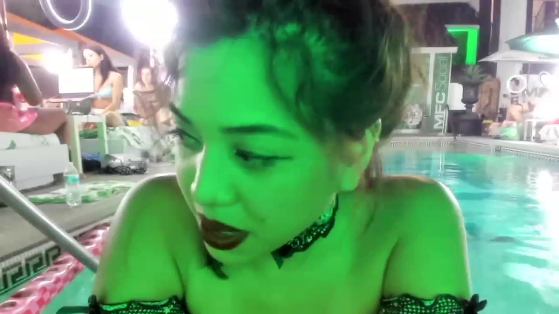 Gallery image thumbnail from KissingHigh's myfreecams stream on, 05/25/2023, 08:00 image 2 of 20