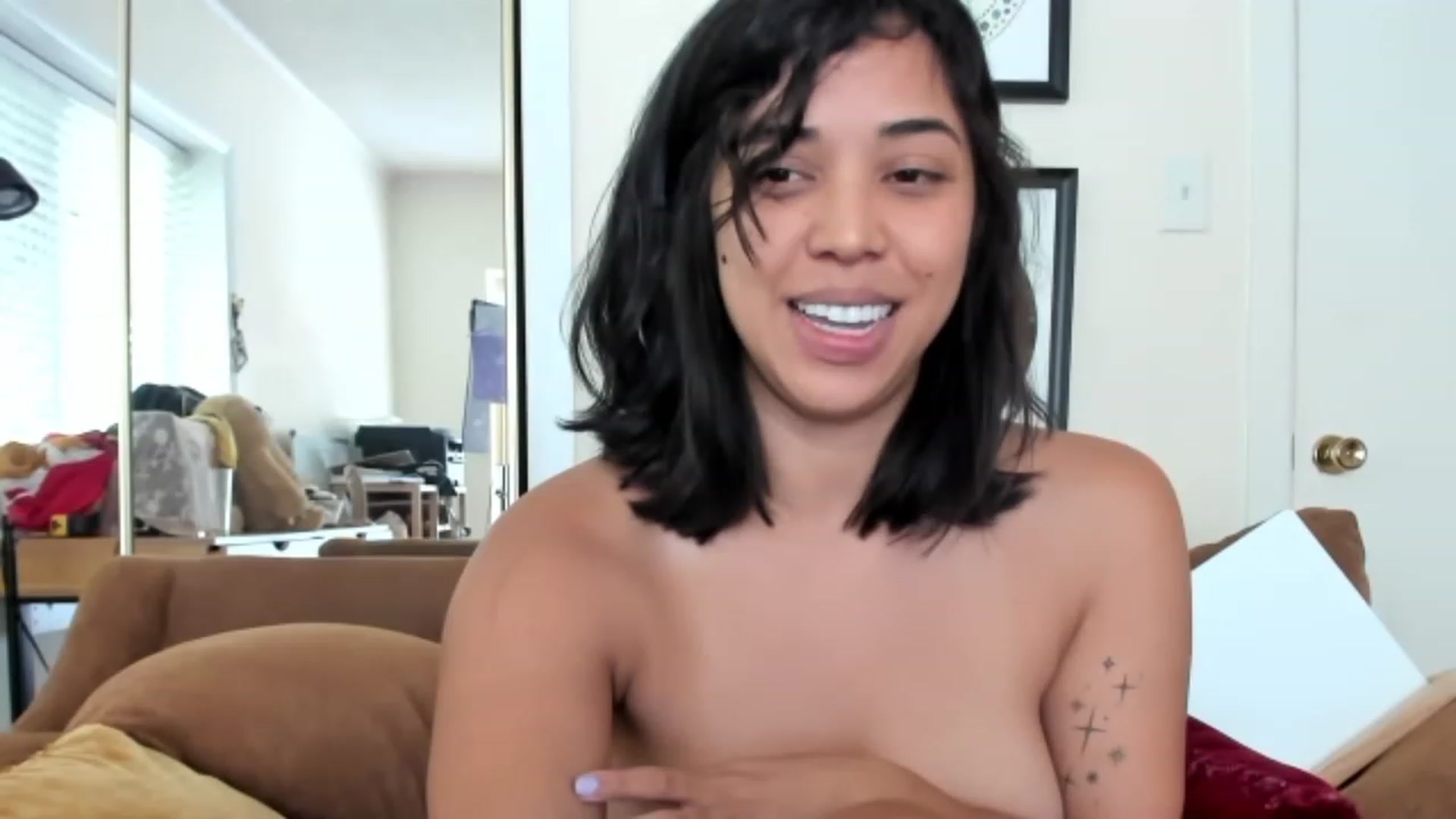Gallery image thumbnail from KissingHigh's myfreecams stream on, 06/04/2023, 18:50 image 11 of 20