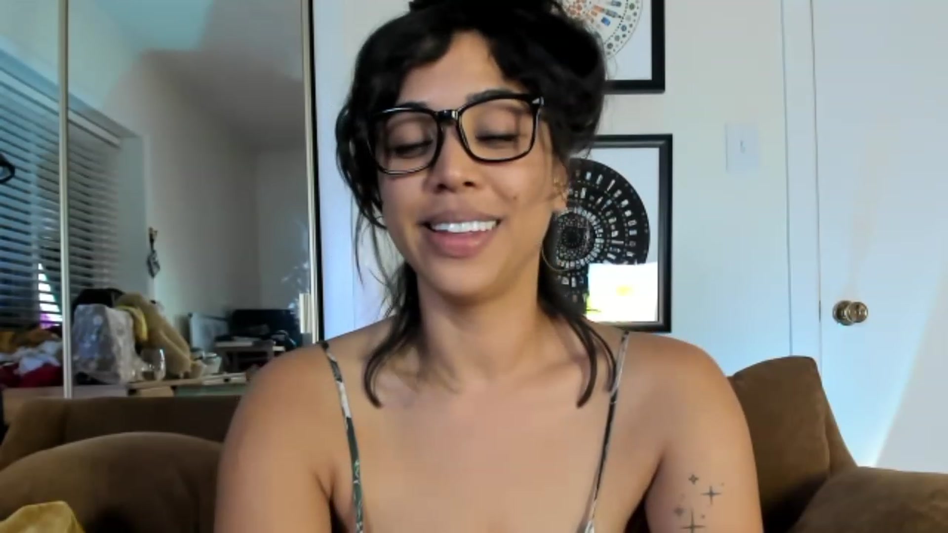 Gallery image thumbnail from KissingHigh's myfreecams stream on, 06/09/2023, 05:45 image 13 of 20