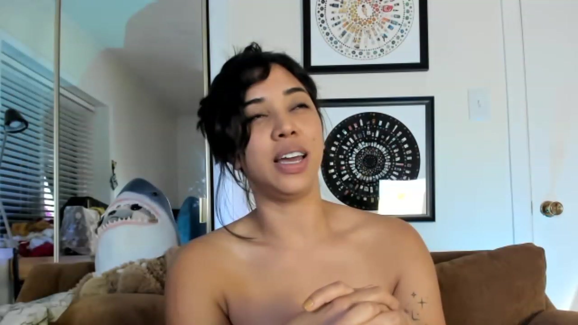 Gallery image thumbnail from KissingHigh's myfreecams stream on, 06/09/2023, 07:25 image 11 of 20