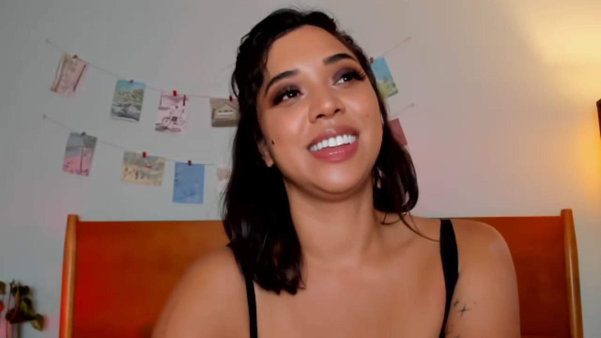 Gallery image thumbnail from KissingHigh's myfreecams stream on, 06/25/2023, 05:35 image 11 of 20