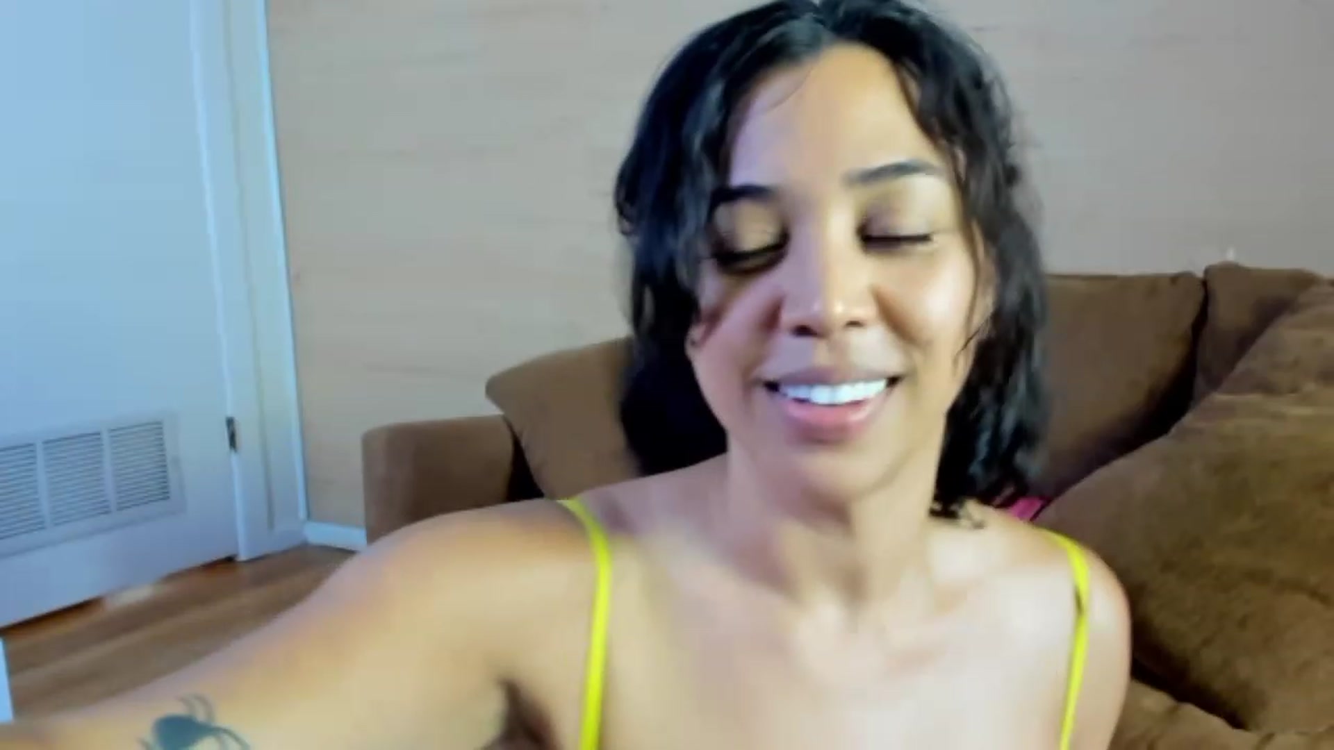 Gallery image thumbnail from KissingHigh's myfreecams stream on, 06/30/2023, 05:24 image 16 of 20