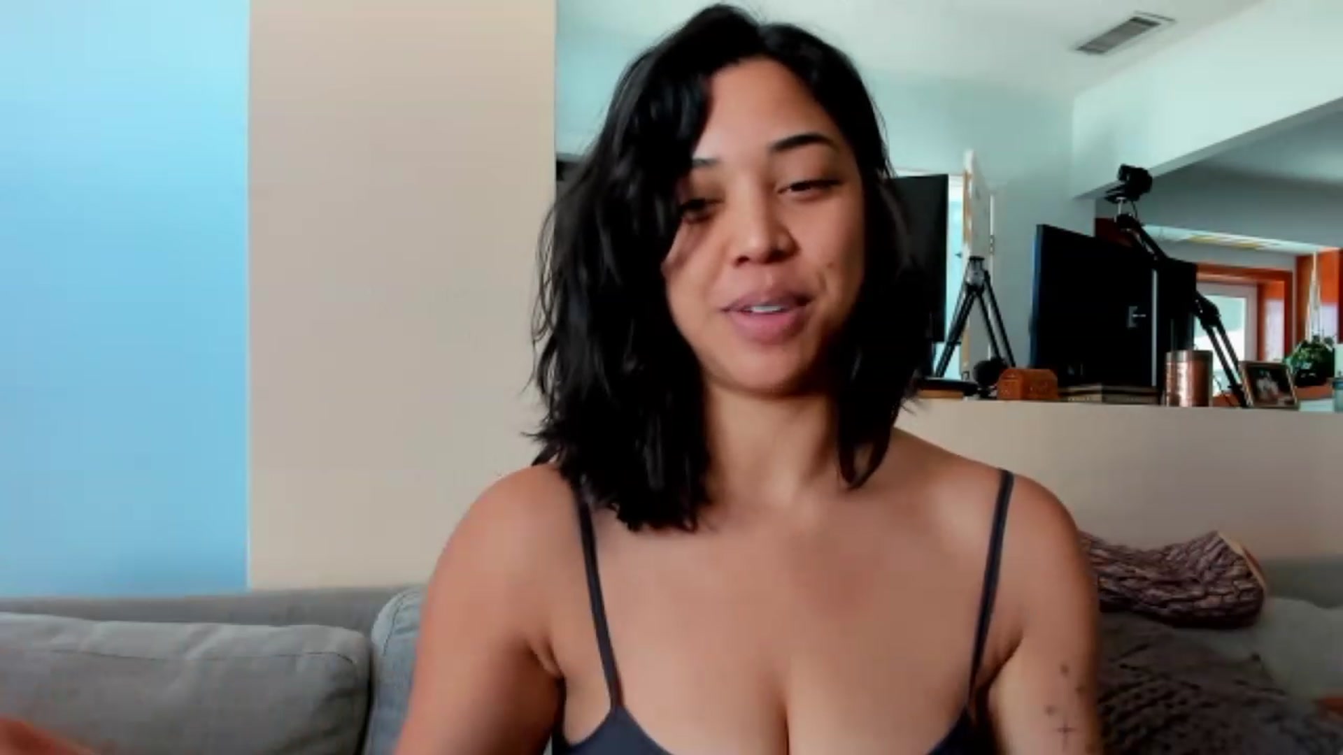 Gallery image thumbnail from KissingHigh's myfreecams stream on, 07/02/2023, 18:00 image 7 of 20