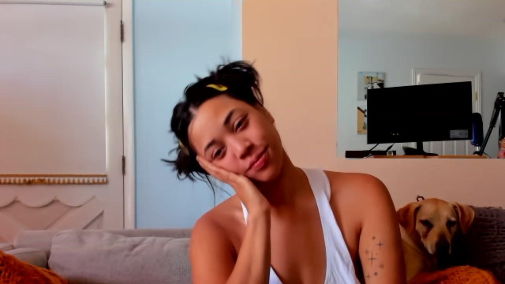 Gallery image thumbnail from KissingHigh's myfreecams stream on, 07/23/2023, 19:03 image 2 of 20