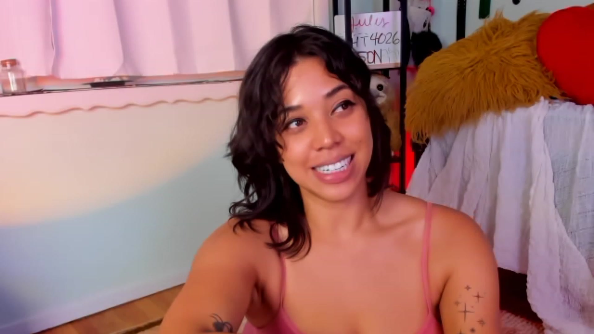 Gallery image thumbnail from KissingHigh's myfreecams stream on, 07/28/2023, 05:40 image 4 of 20