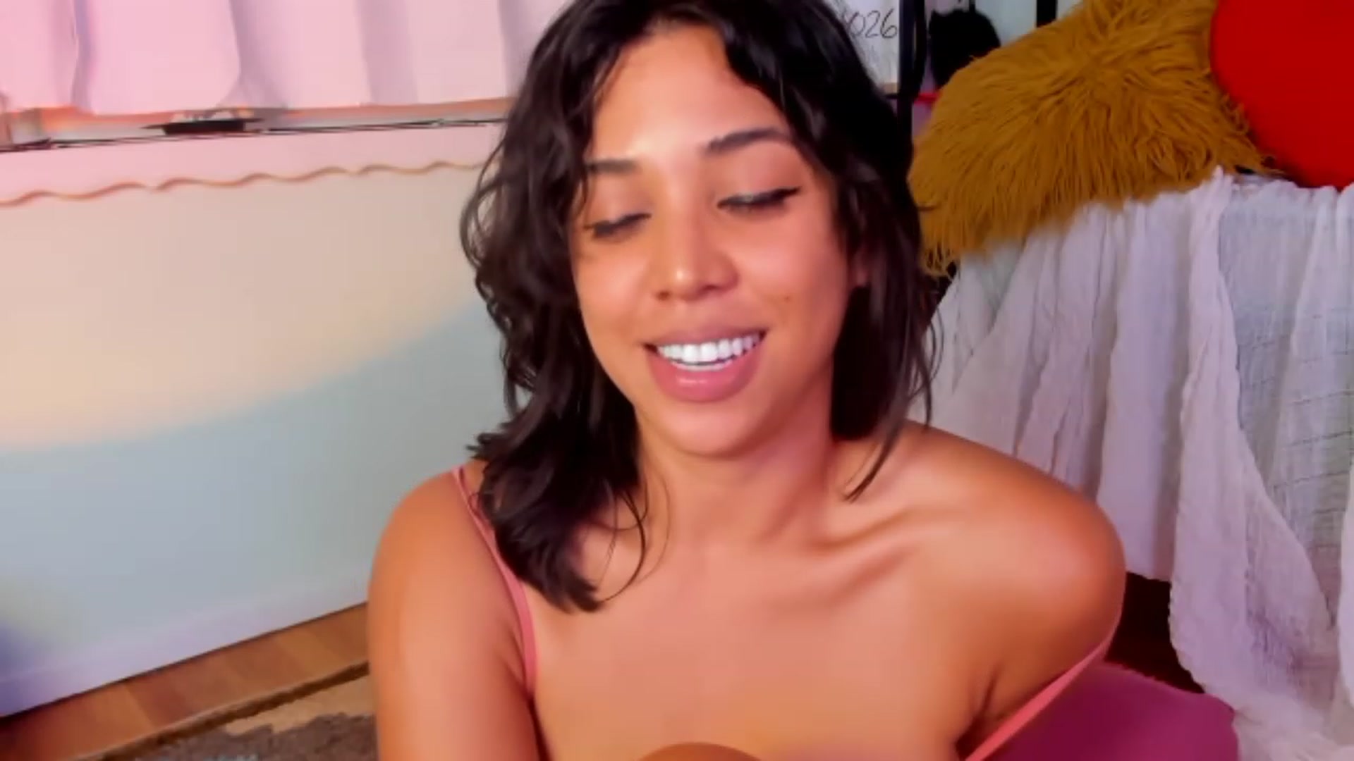 Gallery image thumbnail from KissingHigh's myfreecams stream on, 07/28/2023, 05:40 image 14 of 20