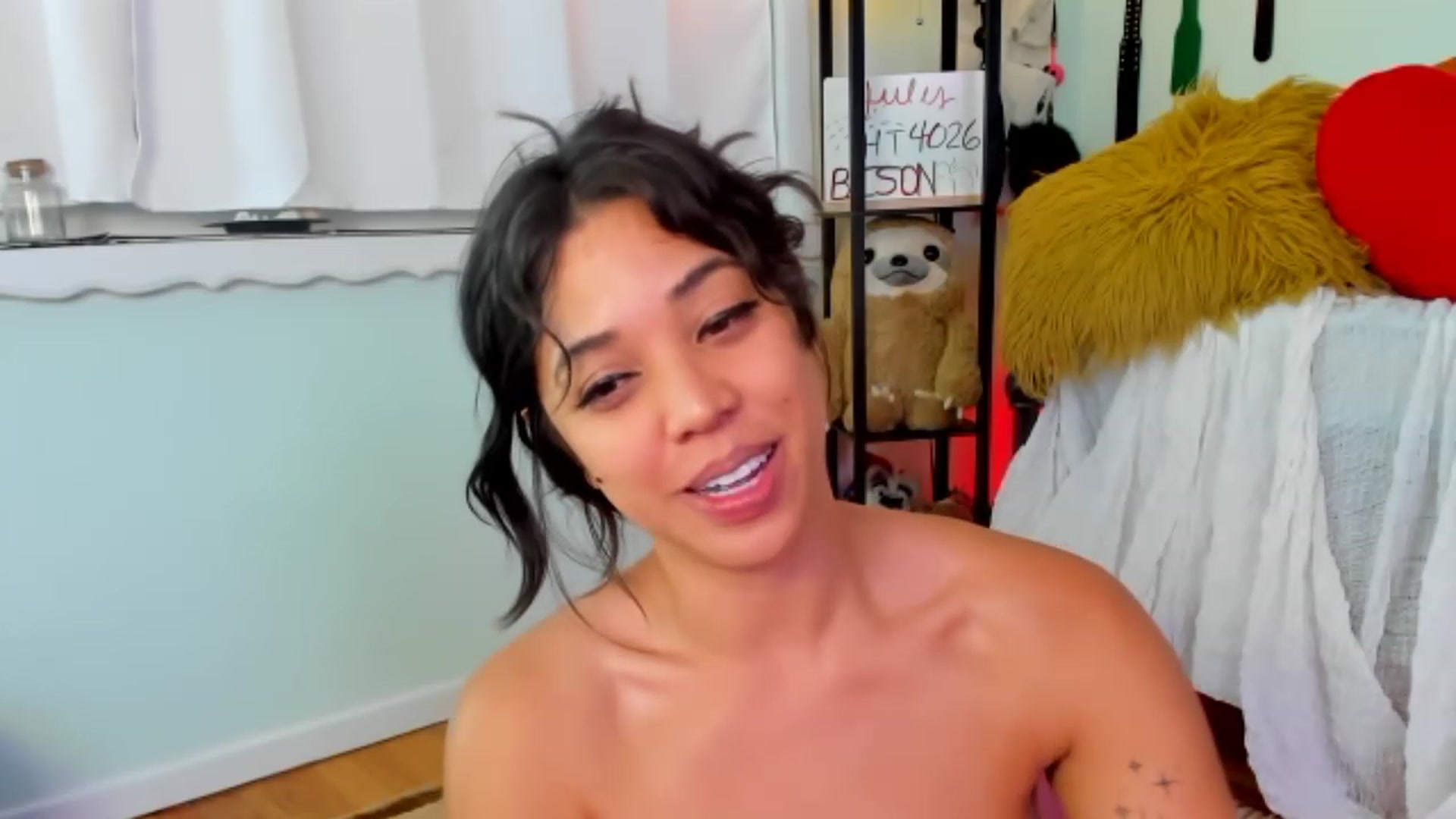 Gallery image thumbnail from KissingHigh's myfreecams stream on, 07/28/2023, 07:21 image 14 of 20