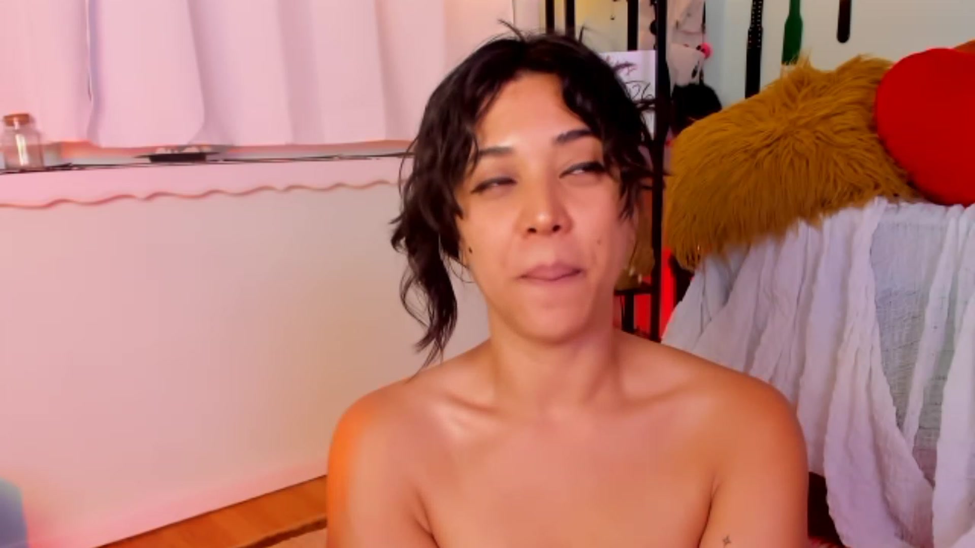 Gallery image thumbnail from KissingHigh's myfreecams stream on, 07/28/2023, 07:21 image 8 of 20
