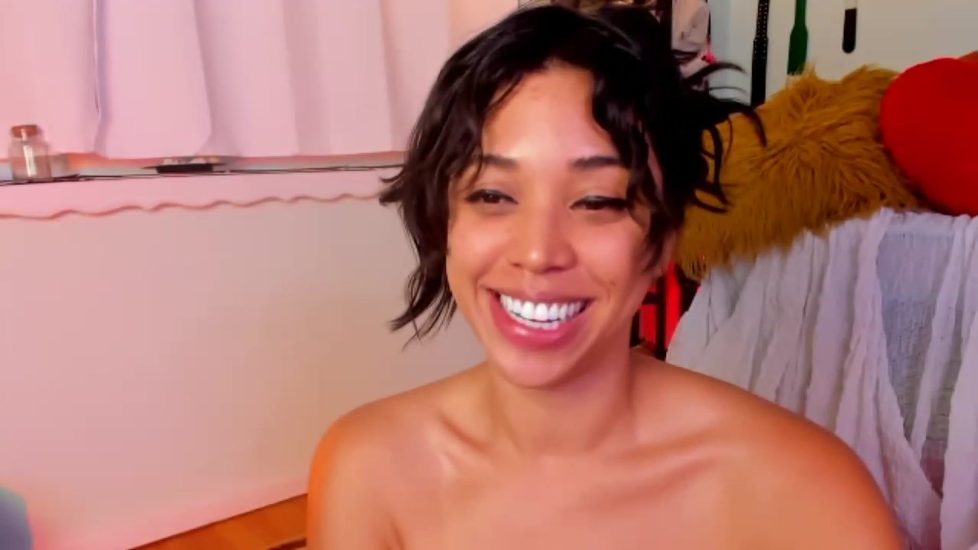 Gallery image thumbnail from KissingHigh's myfreecams stream on, 07/28/2023, 07:21 image 9 of 20