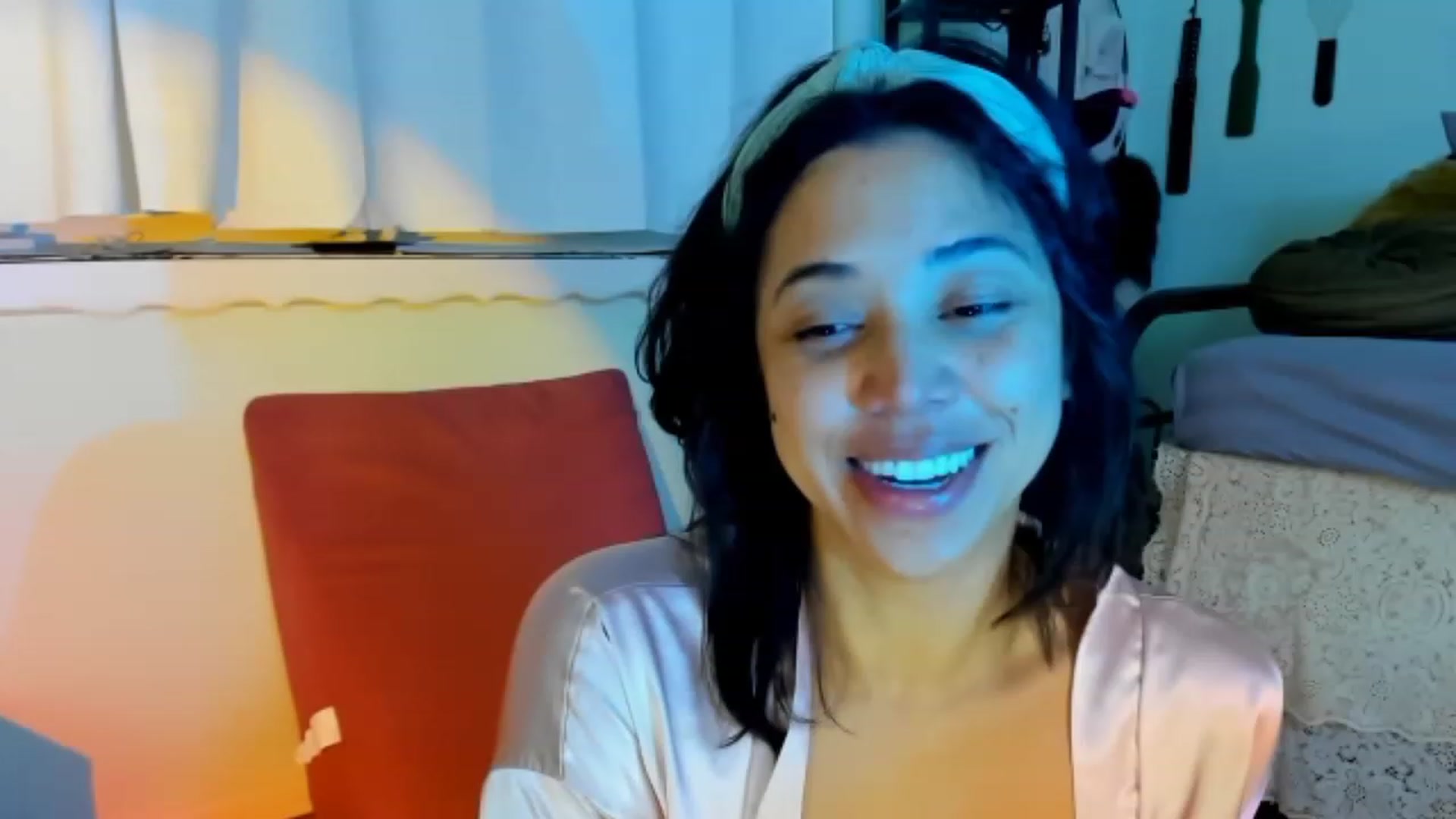 Gallery image thumbnail from KissingHigh's myfreecams stream on, 08/01/2023, 08:07 image 9 of 20