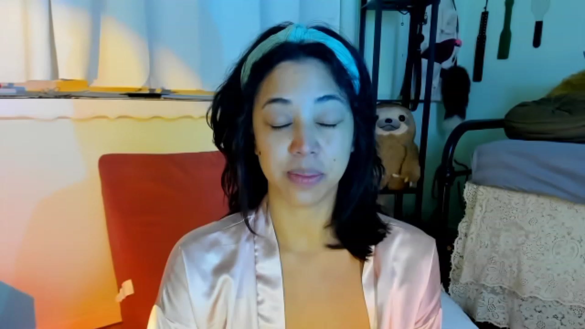 Gallery image thumbnail from KissingHigh's myfreecams stream on, 08/01/2023, 08:07 image 1 of 20