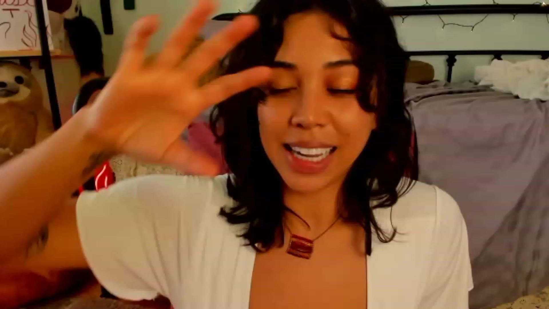 Gallery image thumbnail from KissingHigh's myfreecams stream on, 08/04/2023, 01:37 image 3 of 20