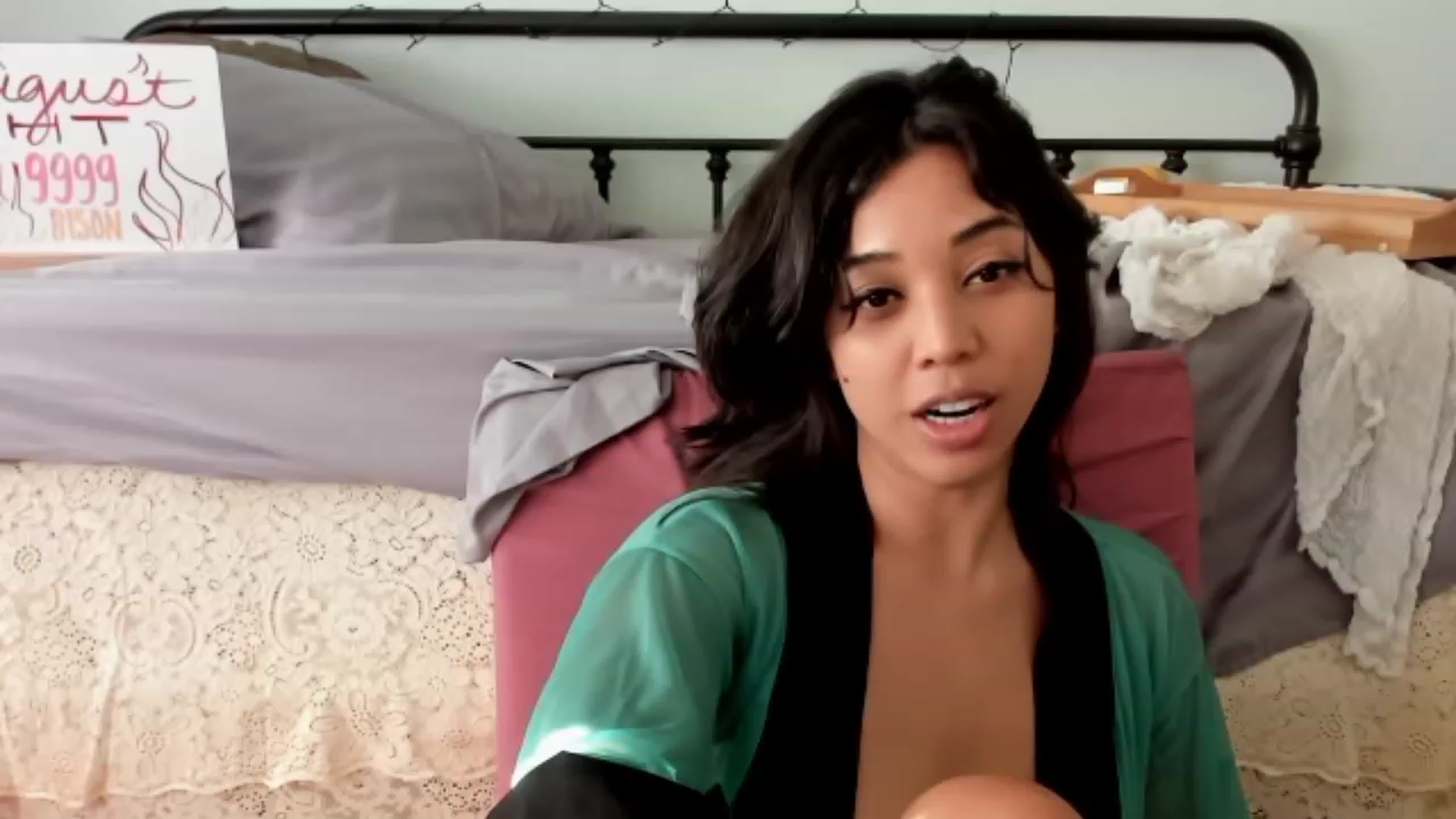 Gallery image thumbnail from KissingHigh's myfreecams stream on, 08/06/2023, 24:01 image 15 of 20
