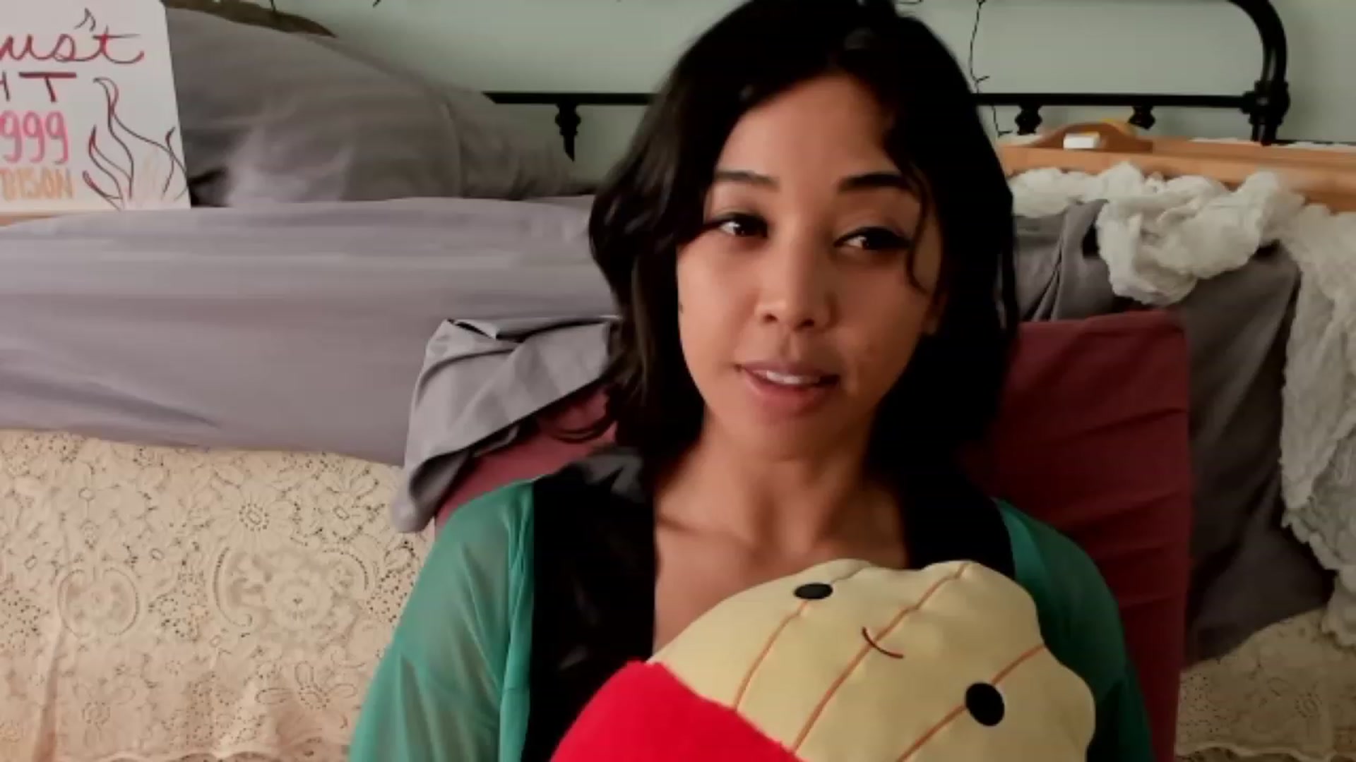 Gallery image thumbnail from KissingHigh's myfreecams stream on, 08/06/2023, 24:01 image 17 of 20