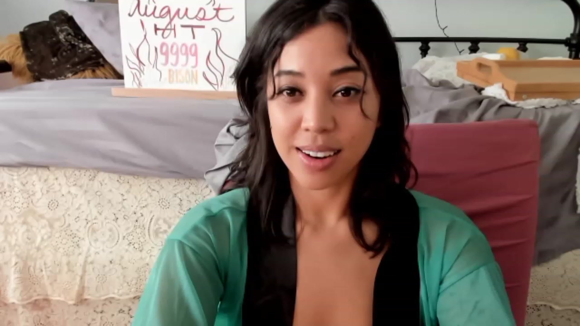 Gallery image thumbnail from KissingHigh's myfreecams stream on, 08/06/2023, 01:11 image 12 of 20