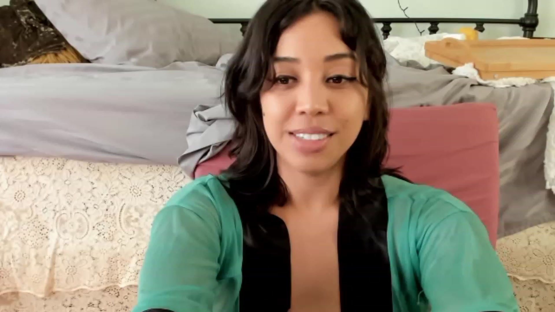 Gallery image thumbnail from KissingHigh's myfreecams stream on, 08/06/2023, 01:11 image 3 of 20