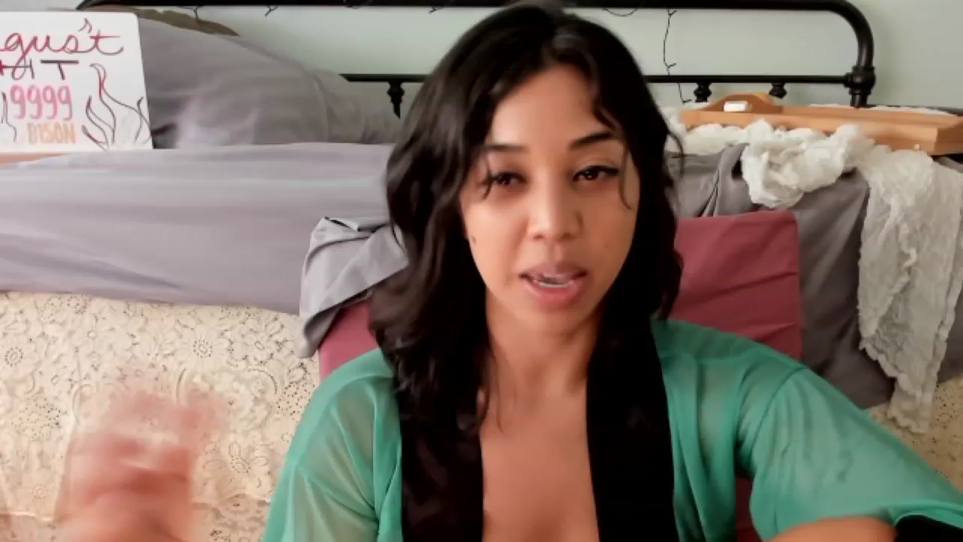 Gallery image thumbnail from KissingHigh's myfreecams stream on, 08/06/2023, 01:11 image 17 of 20