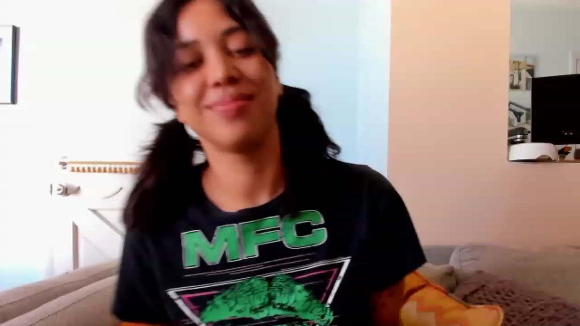Gallery image thumbnail from KissingHigh's myfreecams stream on, 08/06/2023, 18:21 image 1 of 20