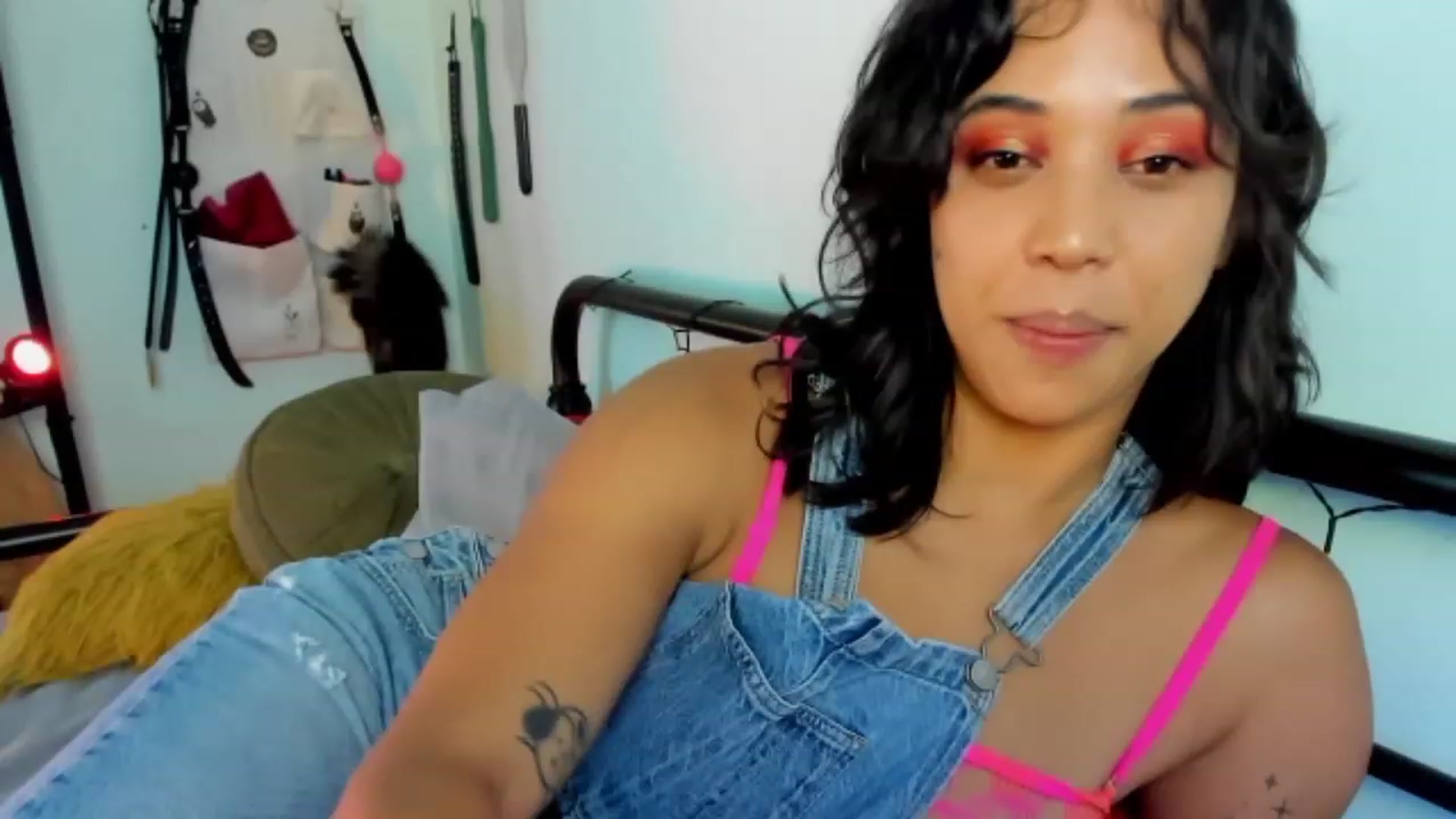 Gallery image thumbnail from KissingHigh's myfreecams stream on, 08/11/2023, 04:12 image 11 of 20
