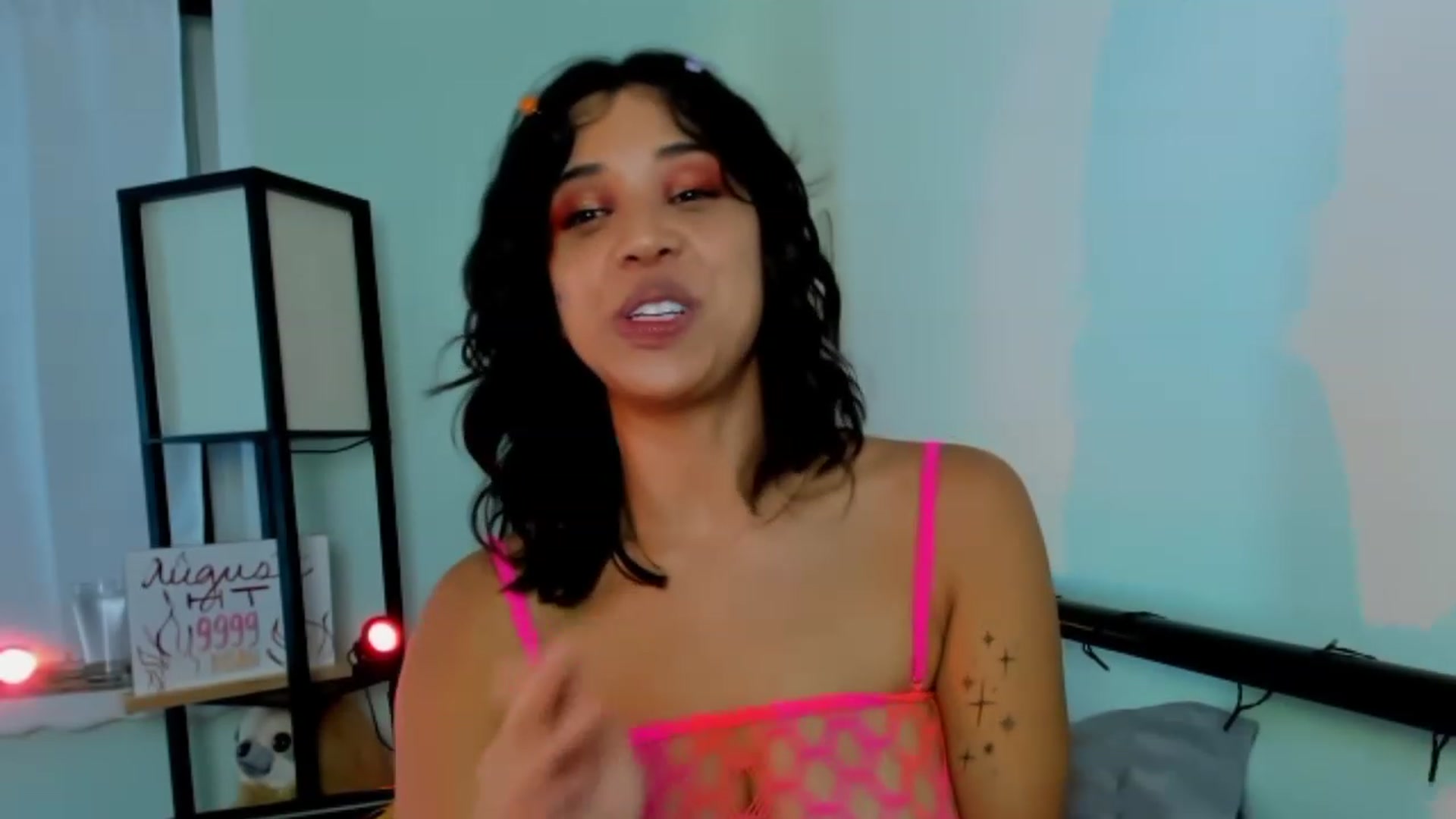 Gallery image thumbnail from KissingHigh's myfreecams stream on, 08/11/2023, 04:12 image 19 of 20