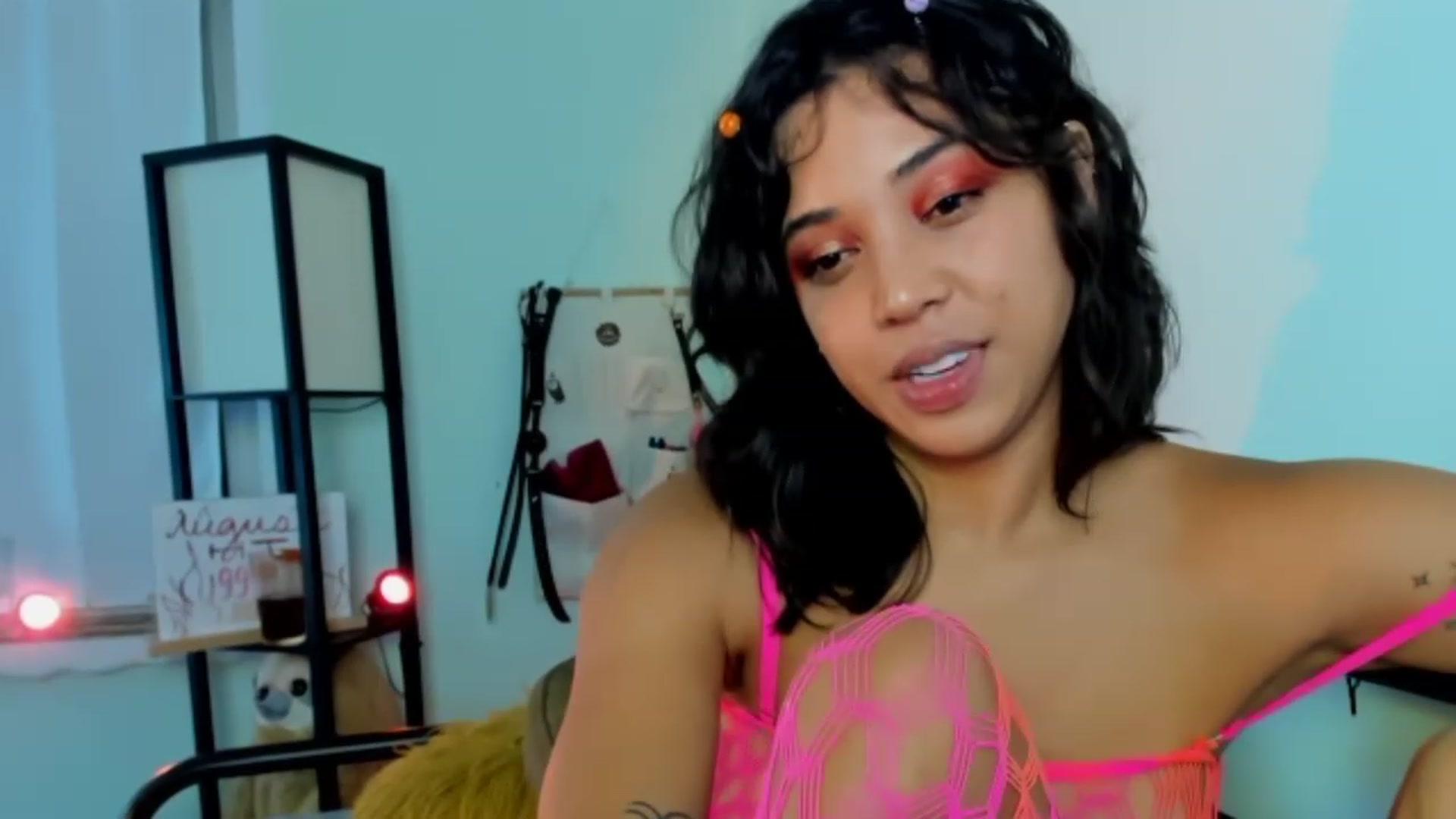 Gallery image thumbnail from KissingHigh's myfreecams stream on, 08/11/2023, 04:12 image 13 of 20
