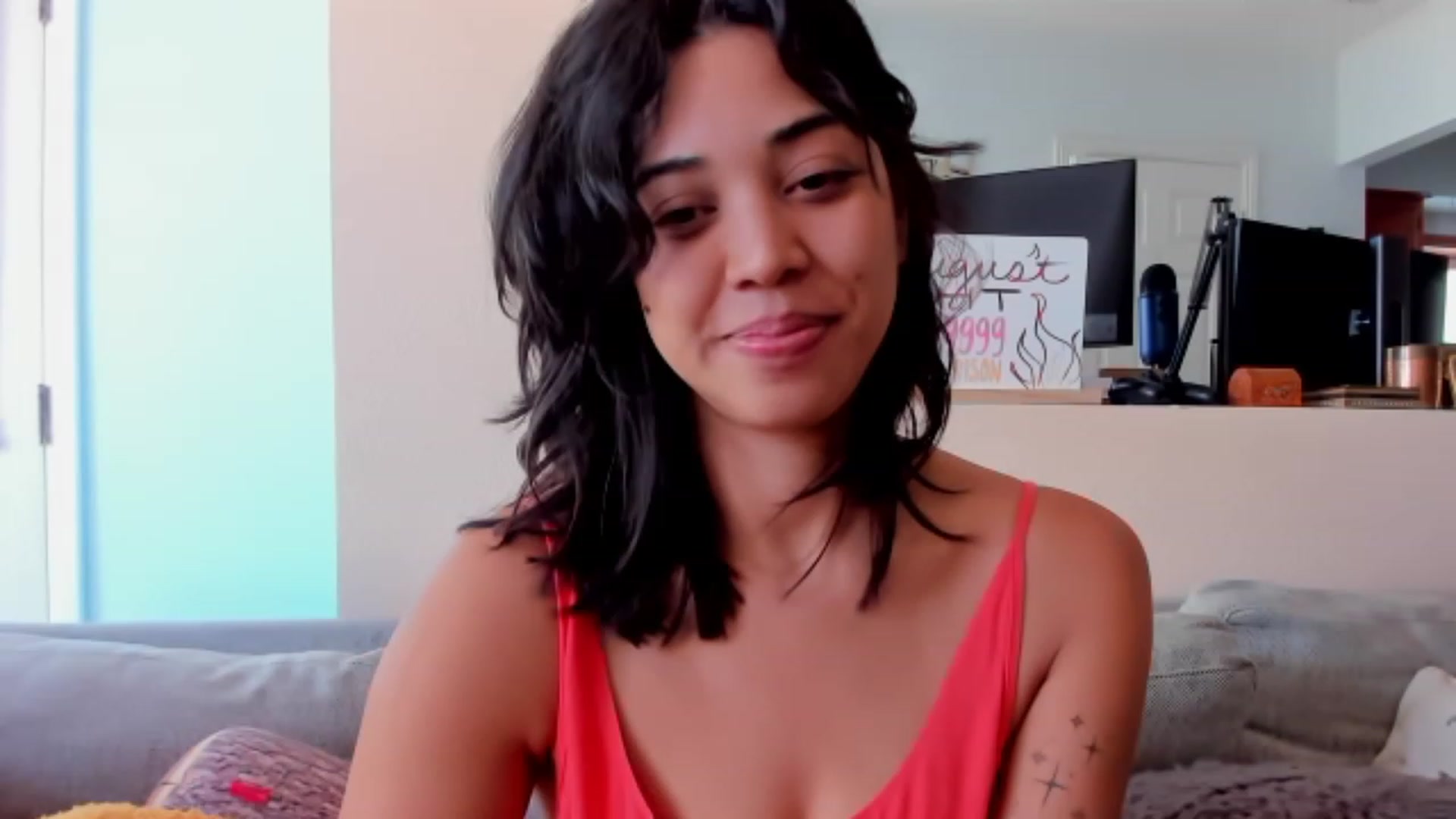 Gallery image thumbnail from KissingHigh's myfreecams stream on, 08/13/2023, 17:41 image 18 of 20