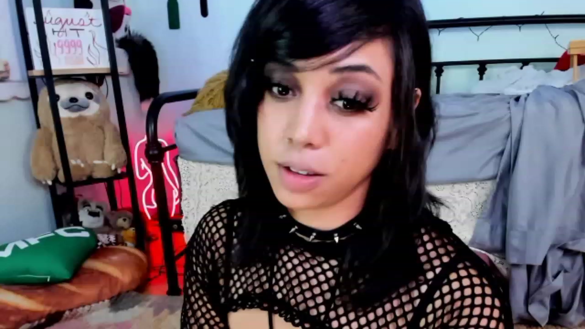 Gallery image thumbnail from KissingHigh's myfreecams stream on, 08/20/2023, 03:18 image 17 of 20