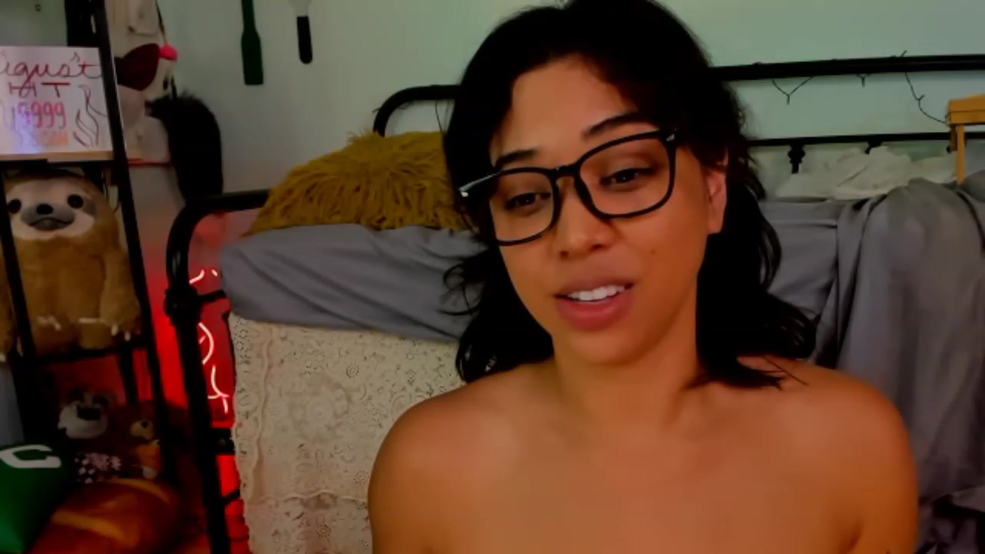 Gallery image thumbnail from KissingHigh's myfreecams stream on, 08/22/2023, 07:03 image 19 of 20