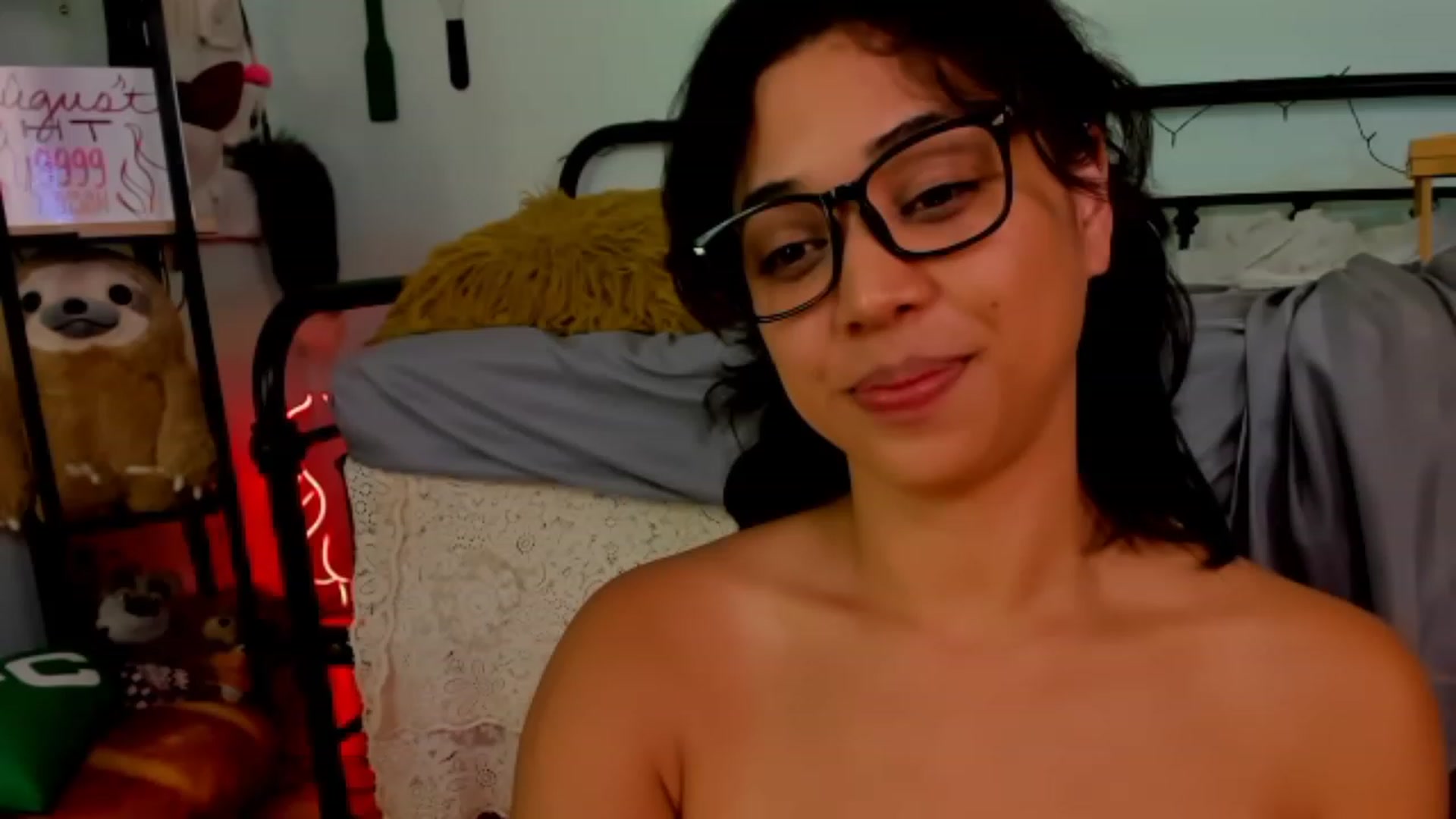 Gallery image thumbnail from KissingHigh's myfreecams stream on, 08/22/2023, 07:26 image 17 of 20