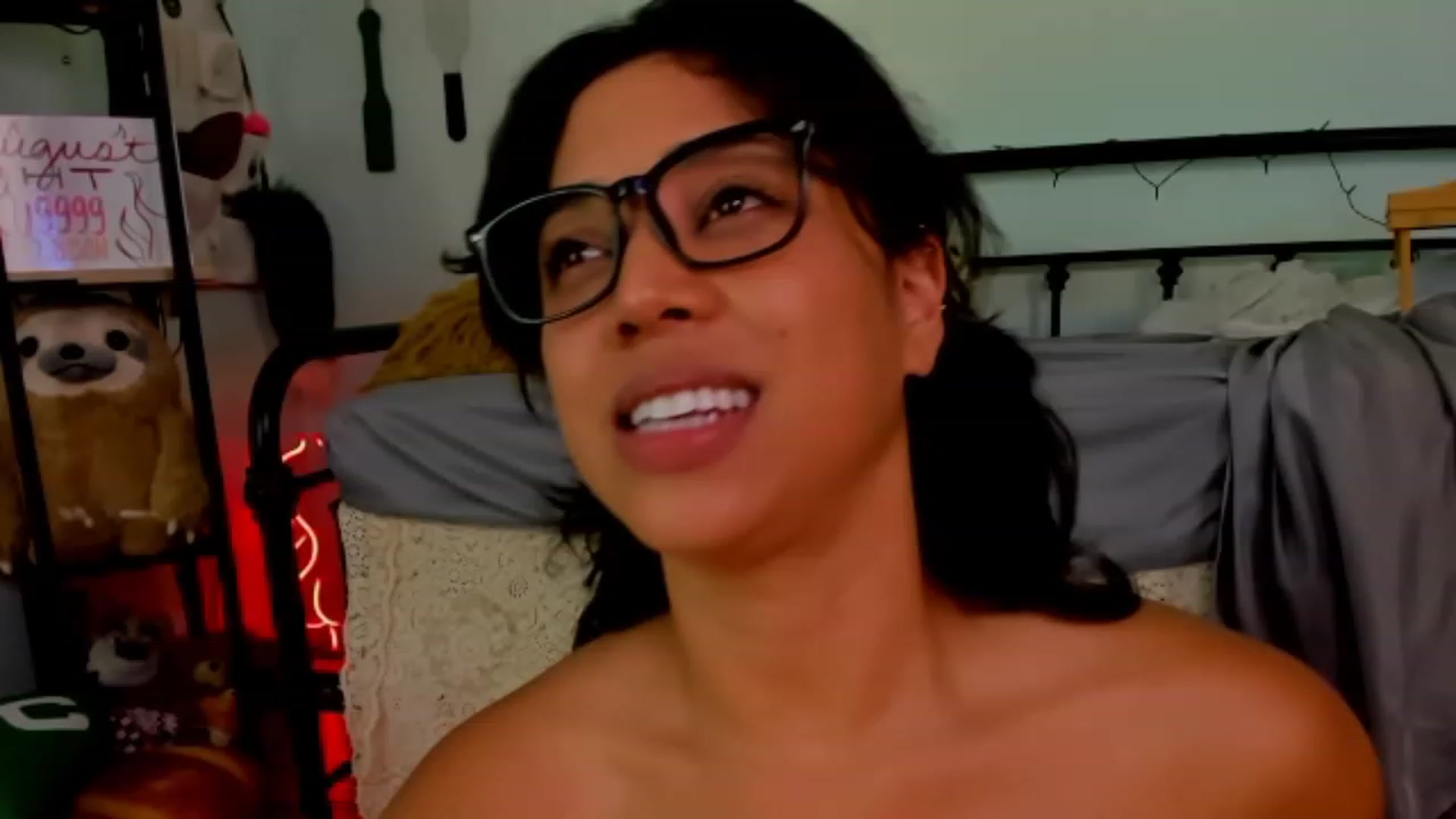 Gallery image thumbnail from KissingHigh's myfreecams stream on, 08/22/2023, 07:26 image 6 of 20