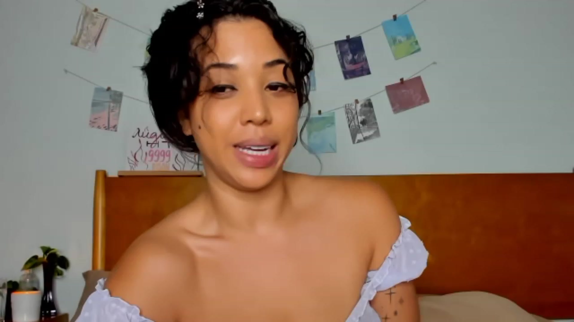 Gallery image thumbnail from KissingHigh's myfreecams stream on, 08/27/2023, 03:46 image 9 of 20