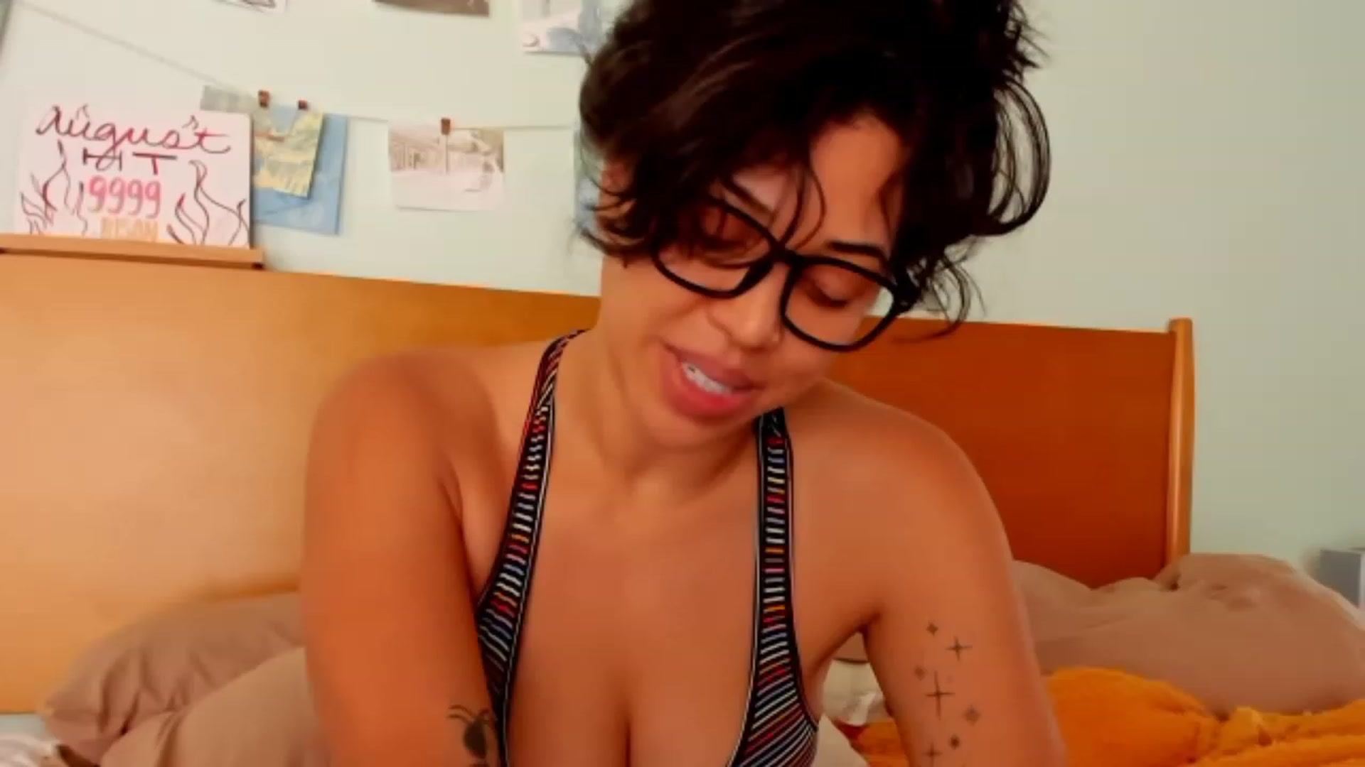 Gallery image thumbnail from KissingHigh's myfreecams stream on, 08/27/2023, 17:43 image 20 of 20
