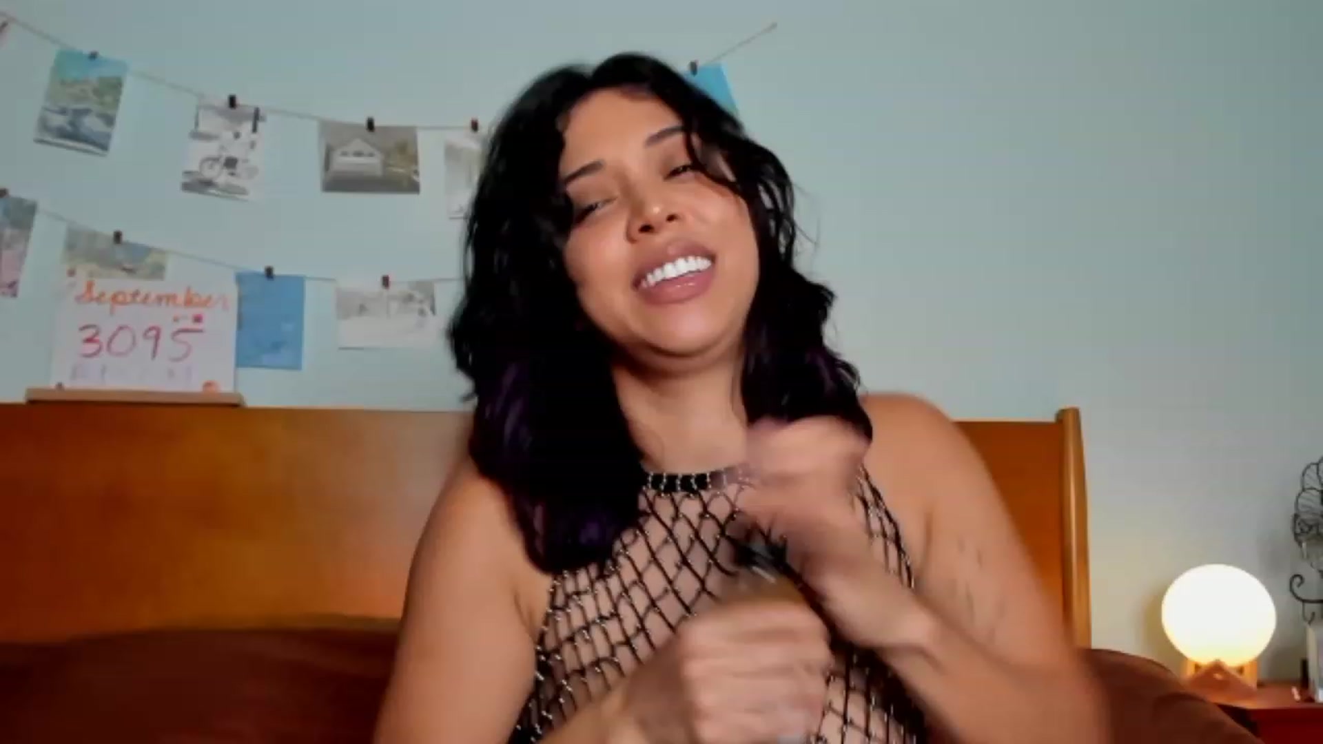 Gallery image thumbnail from KissingHigh's myfreecams stream on, 09/19/2023, 07:04 image 9 of 20