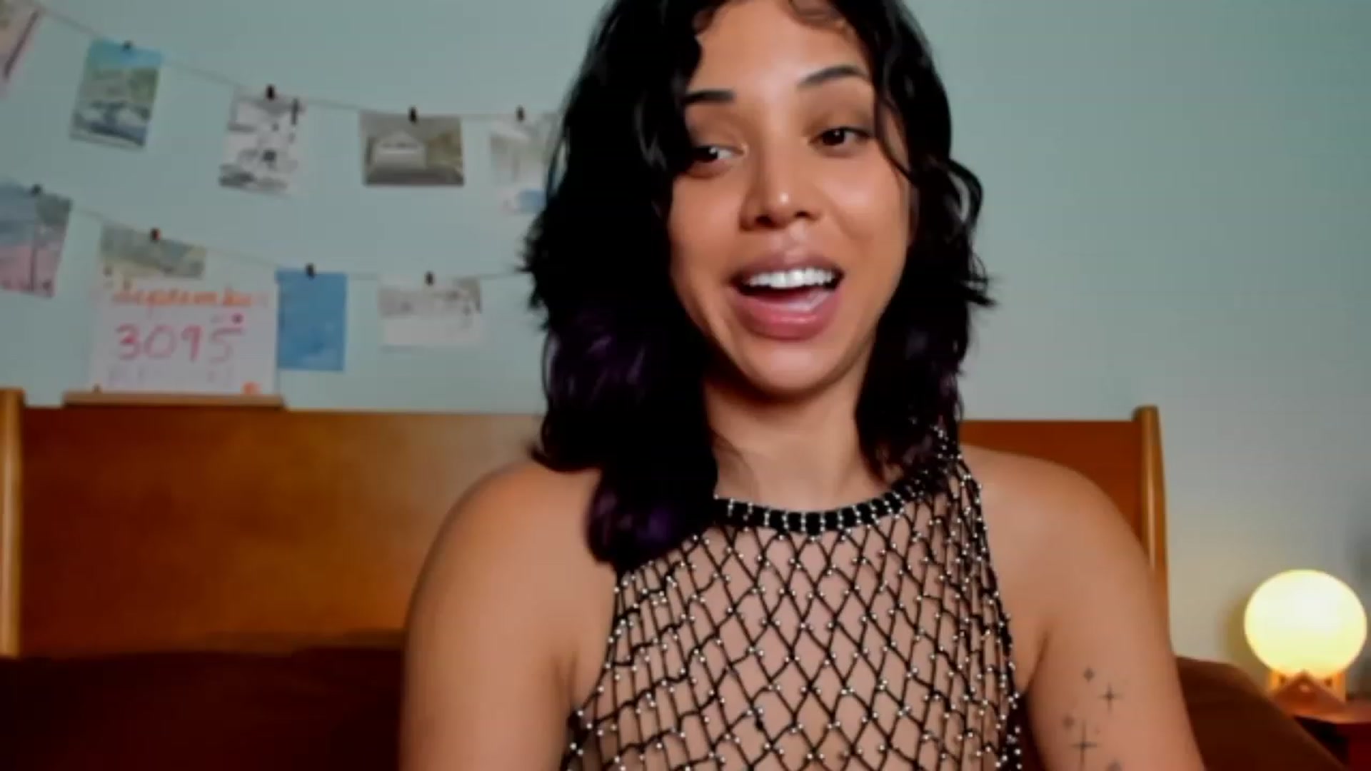 Gallery image thumbnail from KissingHigh's myfreecams stream on, 09/19/2023, 07:04 image 5 of 20