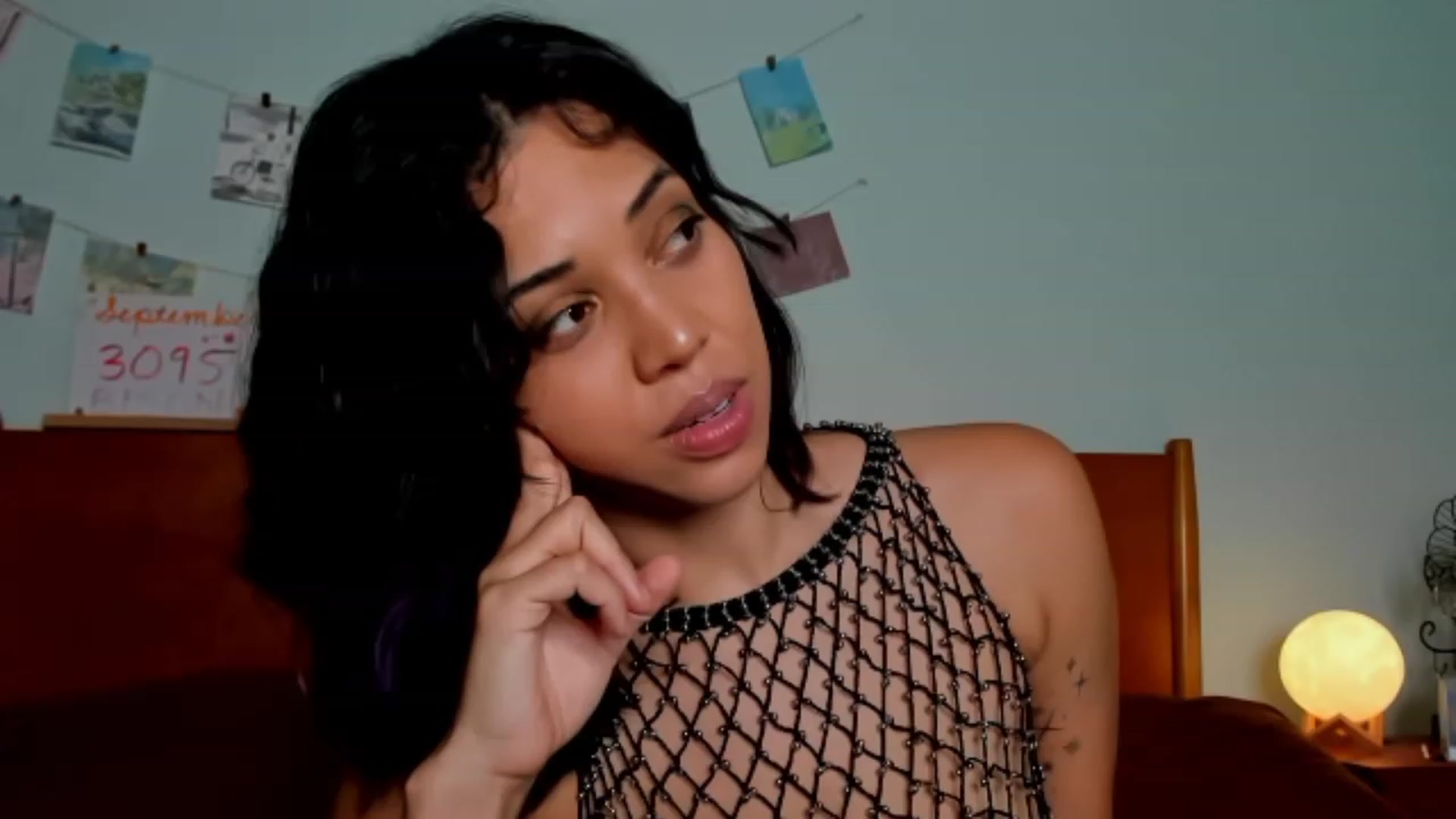 Gallery image thumbnail from KissingHigh's myfreecams stream on, 09/19/2023, 07:04 image 4 of 20