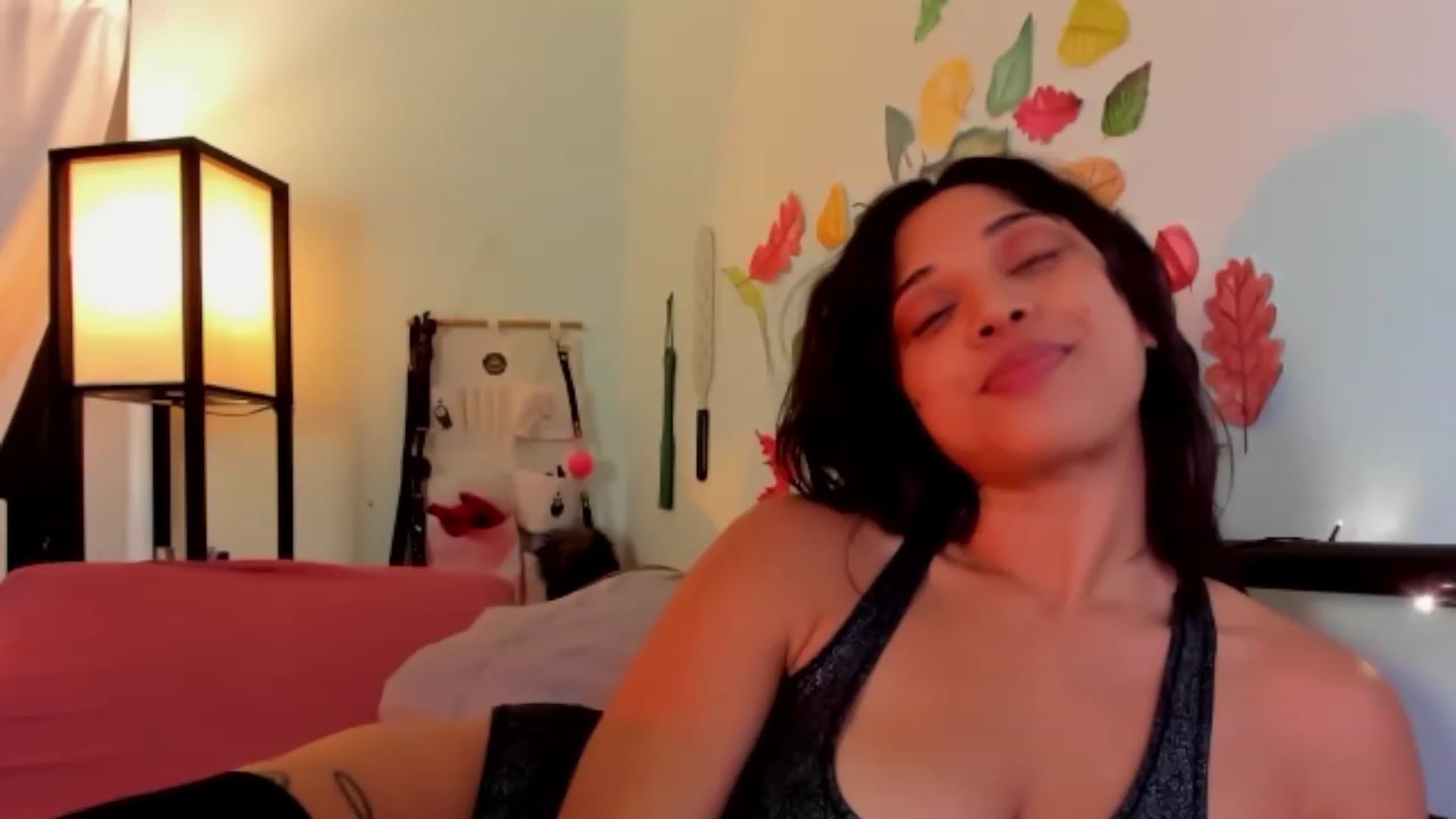 Gallery image thumbnail from KissingHigh's myfreecams stream on, 10/06/2023, 05:05 image 16 of 20